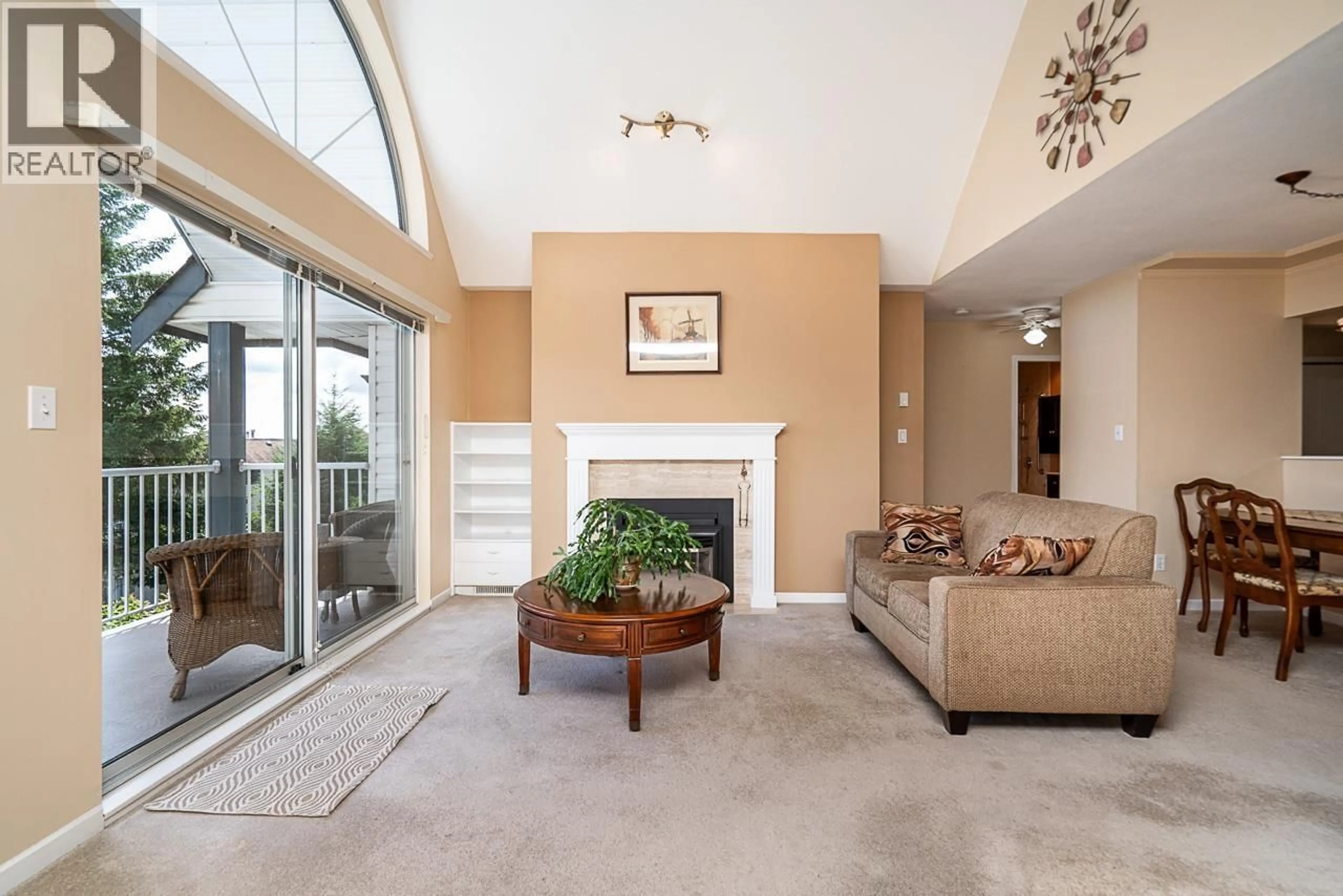 Unknown for 302 - 11601 227 STREET, Maple Ridge British Columbia V2X0J7