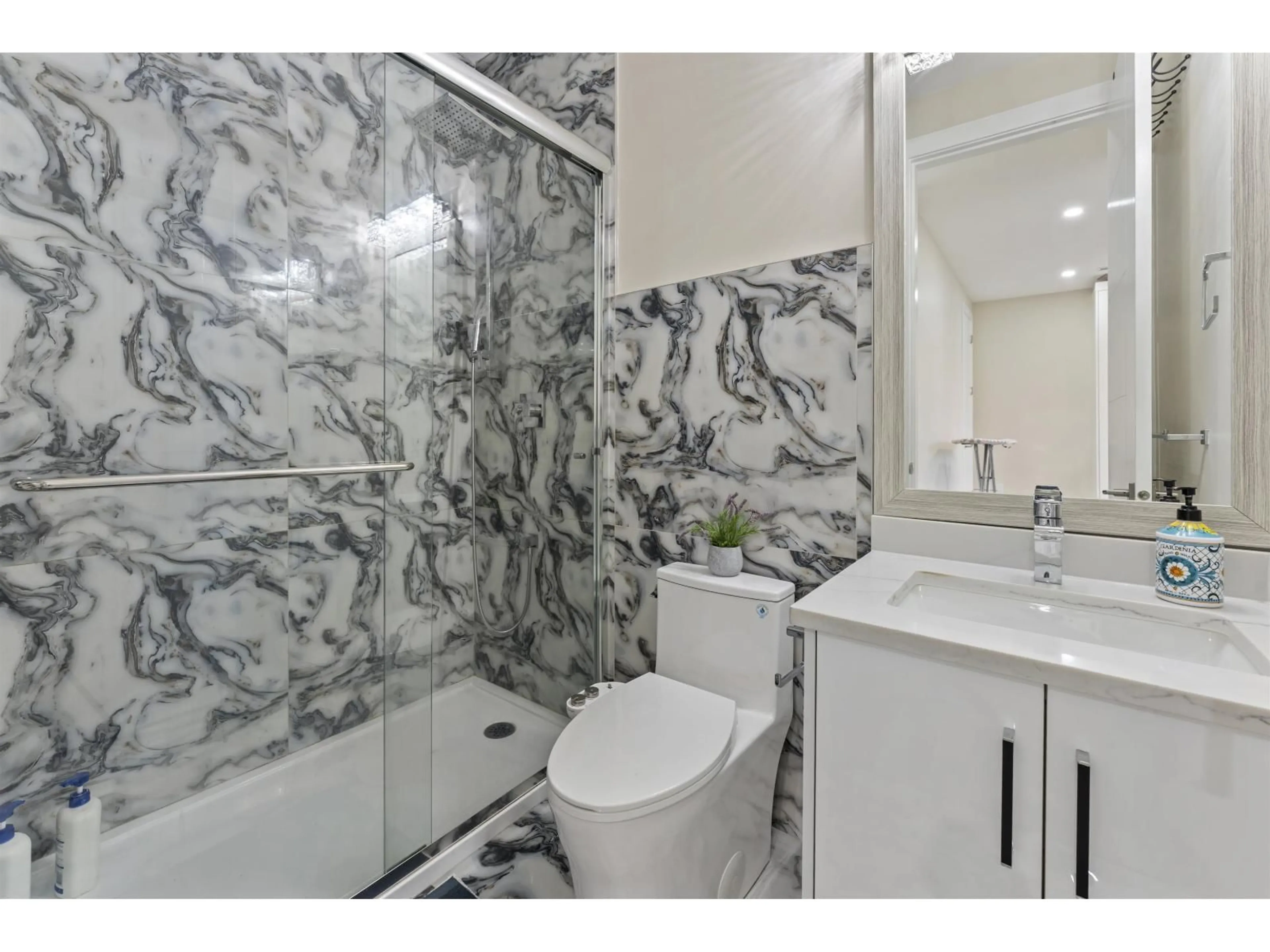 Standard bathroom, ceramic/tile floor for 8020 114 STREET, Delta British Columbia V4C5H6