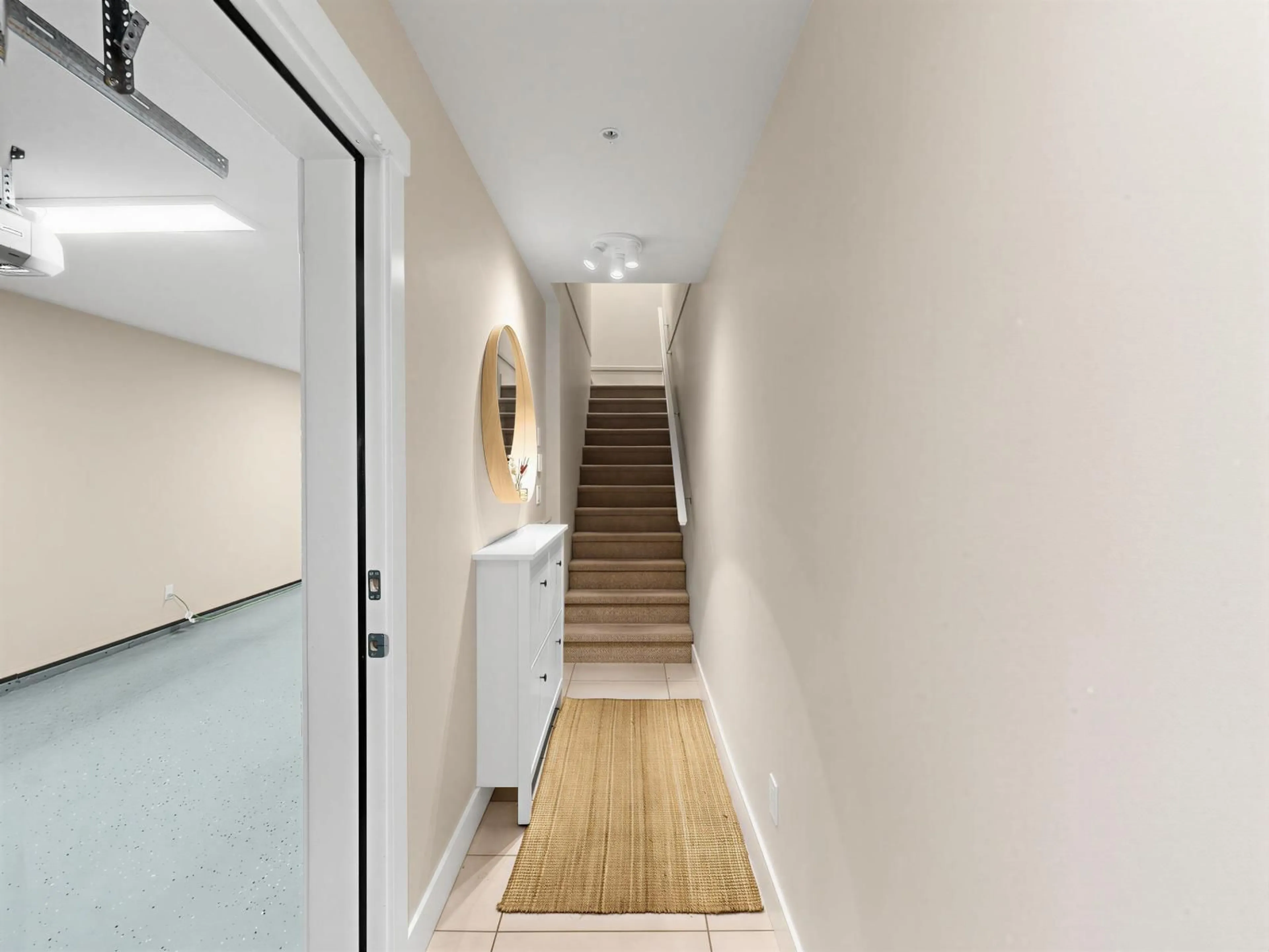 Indoor foyer for 69 - 20498 82 AVENUE, Langley British Columbia V2Y0V1