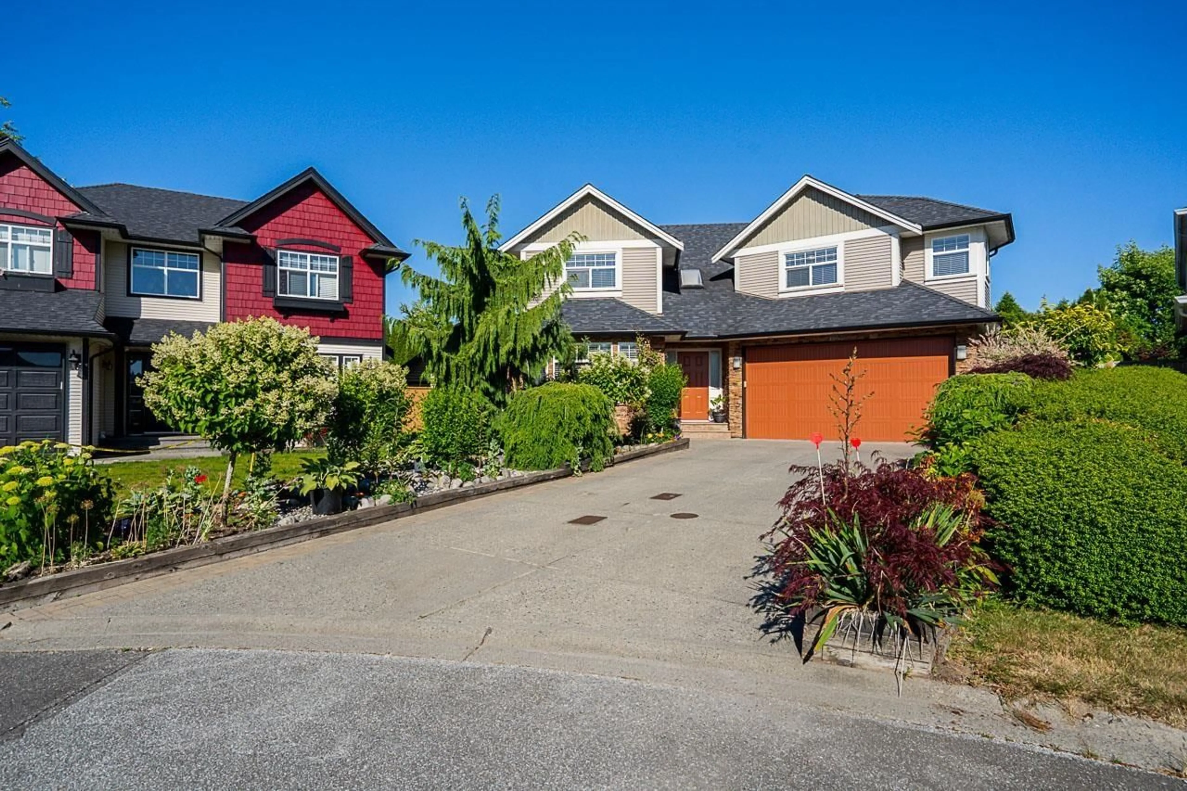 A pic from outside/outdoor area/front of a property/back of a property/a pic from drone, street for 18656 64A AVENUE, Surrey British Columbia V3S8X3