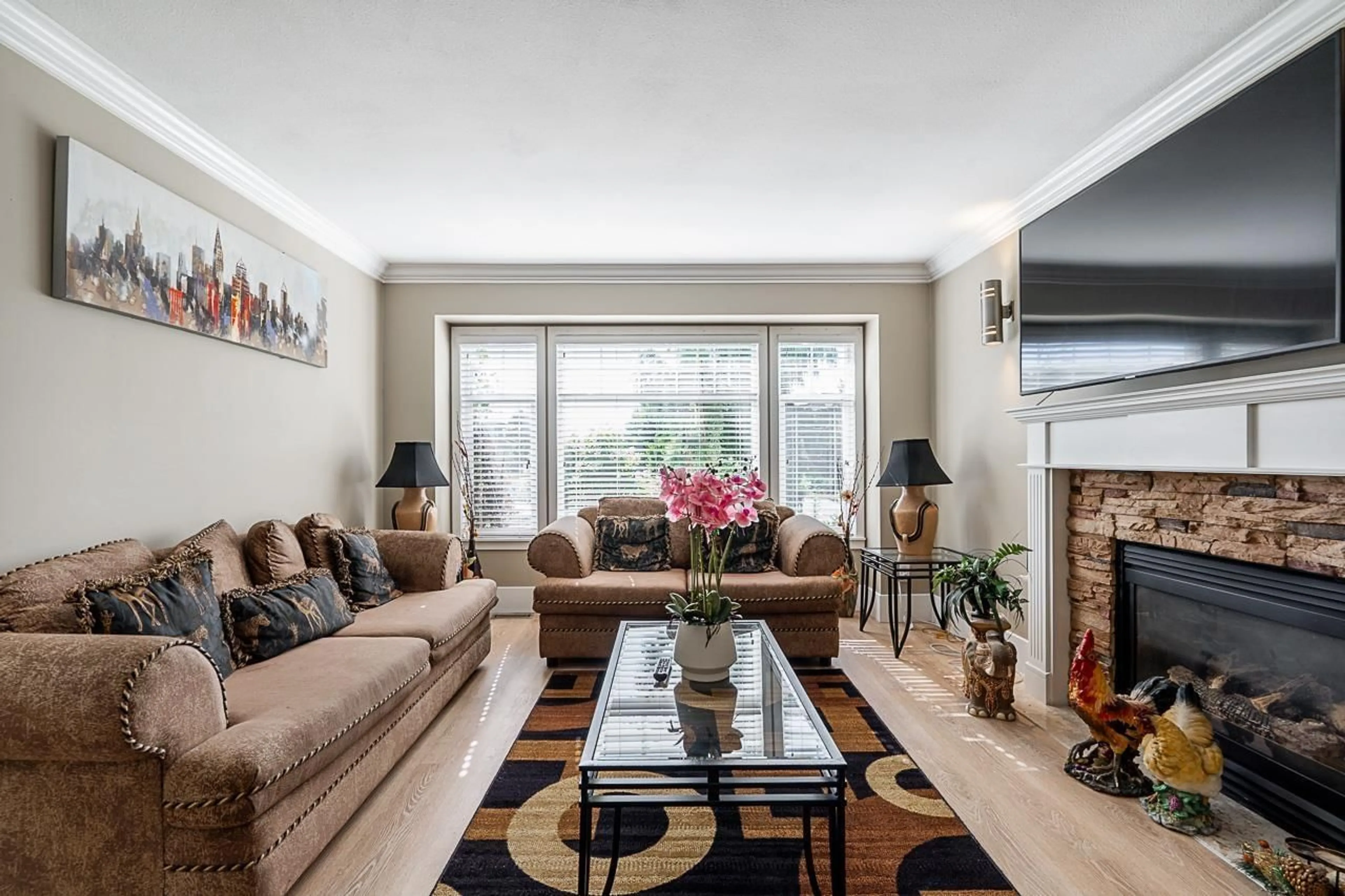 Living room with furniture, unknown for 18656 64A AVENUE, Surrey British Columbia V3S8X3