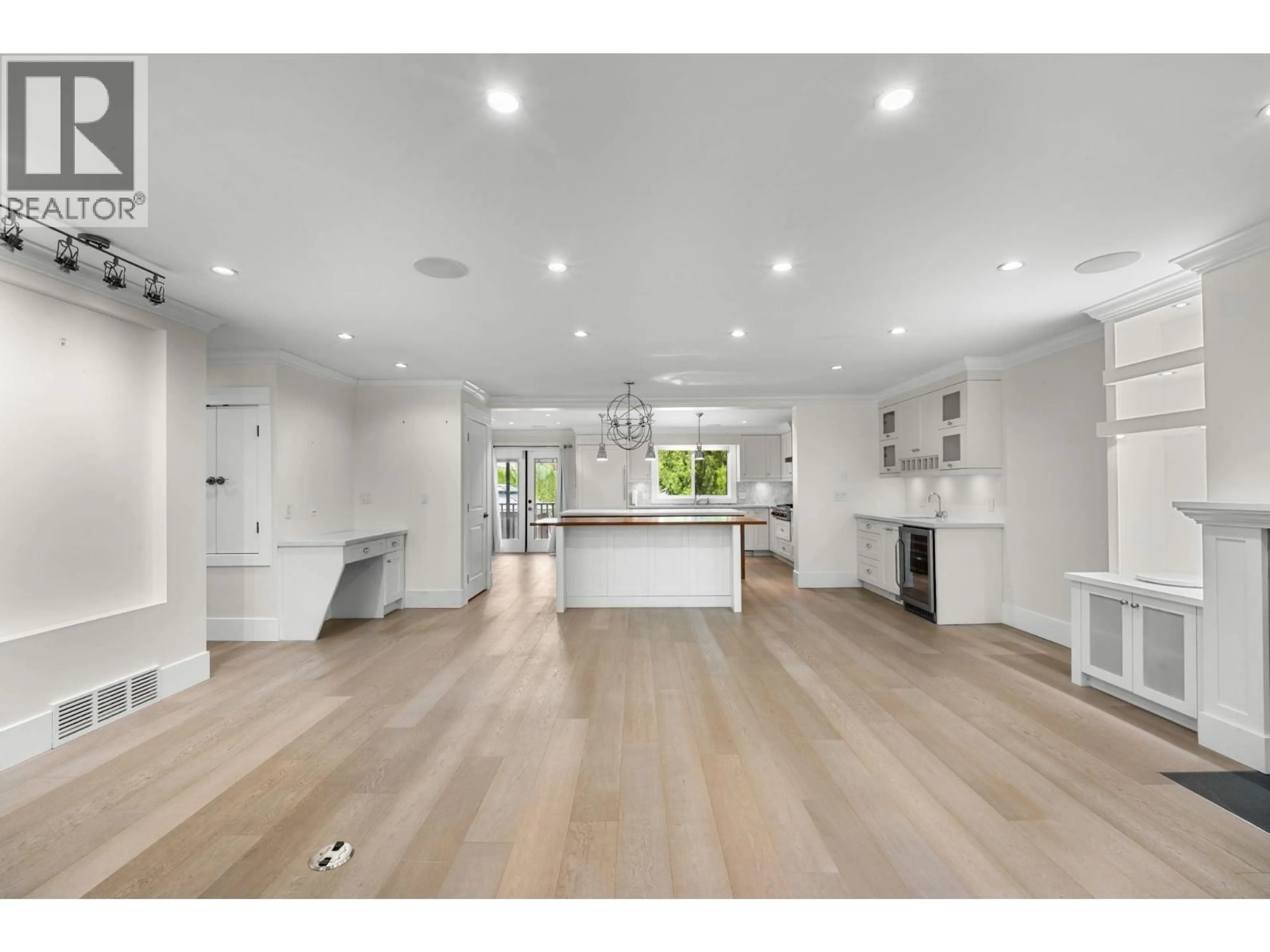 Open concept kitchen, unknown for 1660 CHARLAND AVENUE, Coquitlam British Columbia V3K3L7