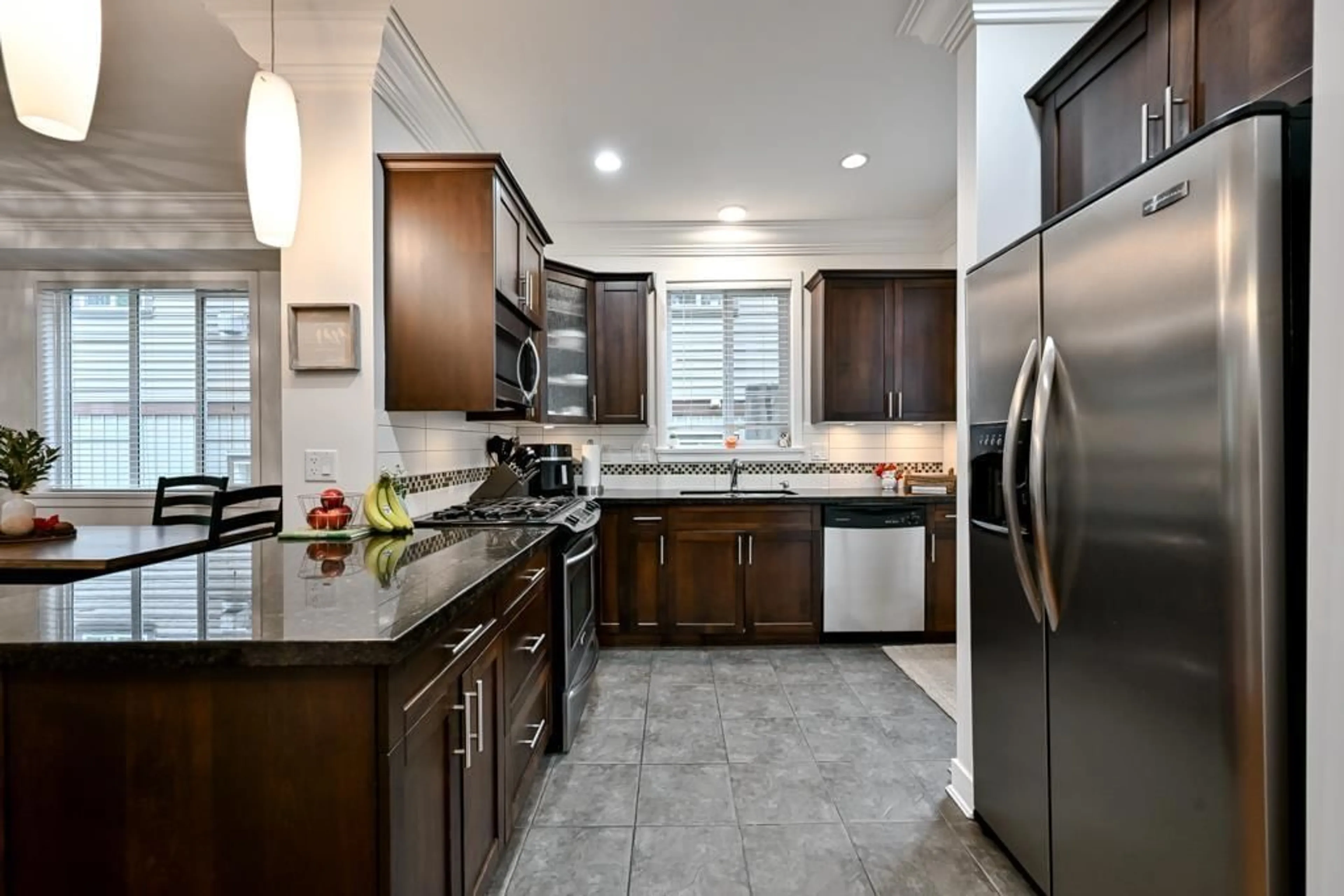 Contemporary kitchen, ceramic/tile floor for 2 - 35626 MCKEE ROAD, Abbotsford British Columbia V3G2L6