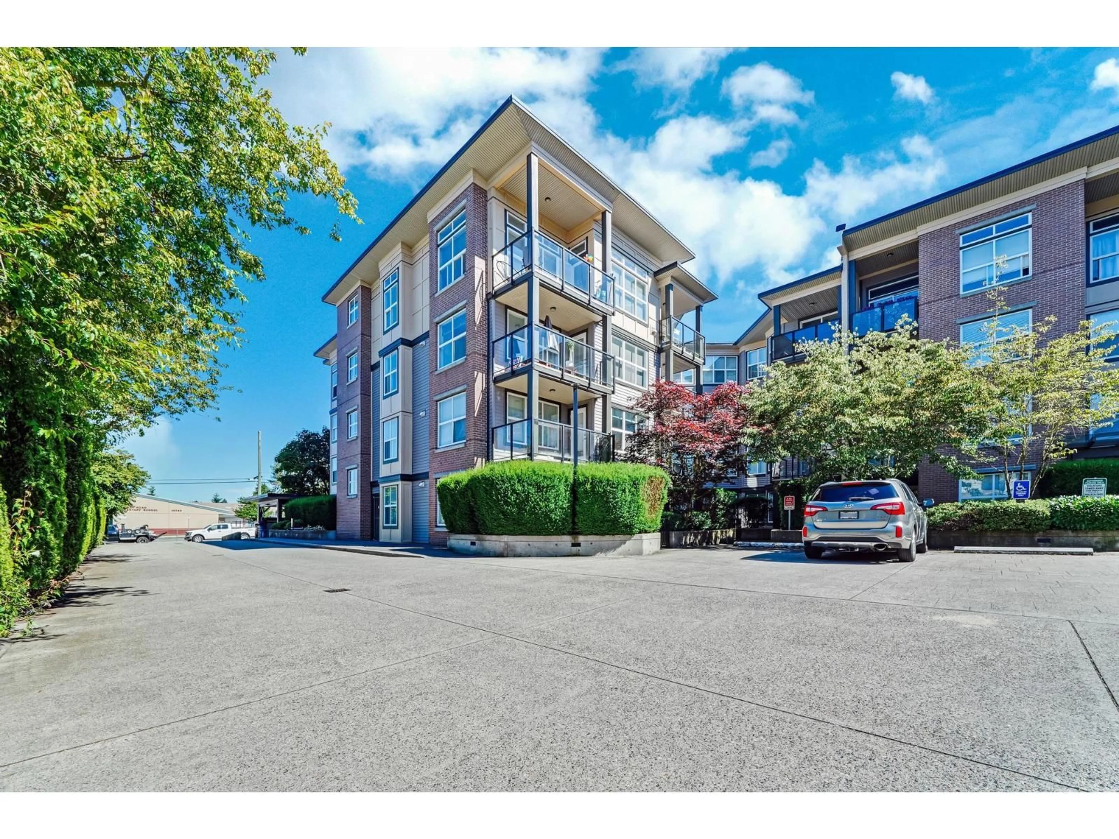 A pic from outside/outdoor area/front of a property/back of a property/a pic from drone, unknown for 117 - 10707 139 STREET, Surrey British Columbia V3T0B2