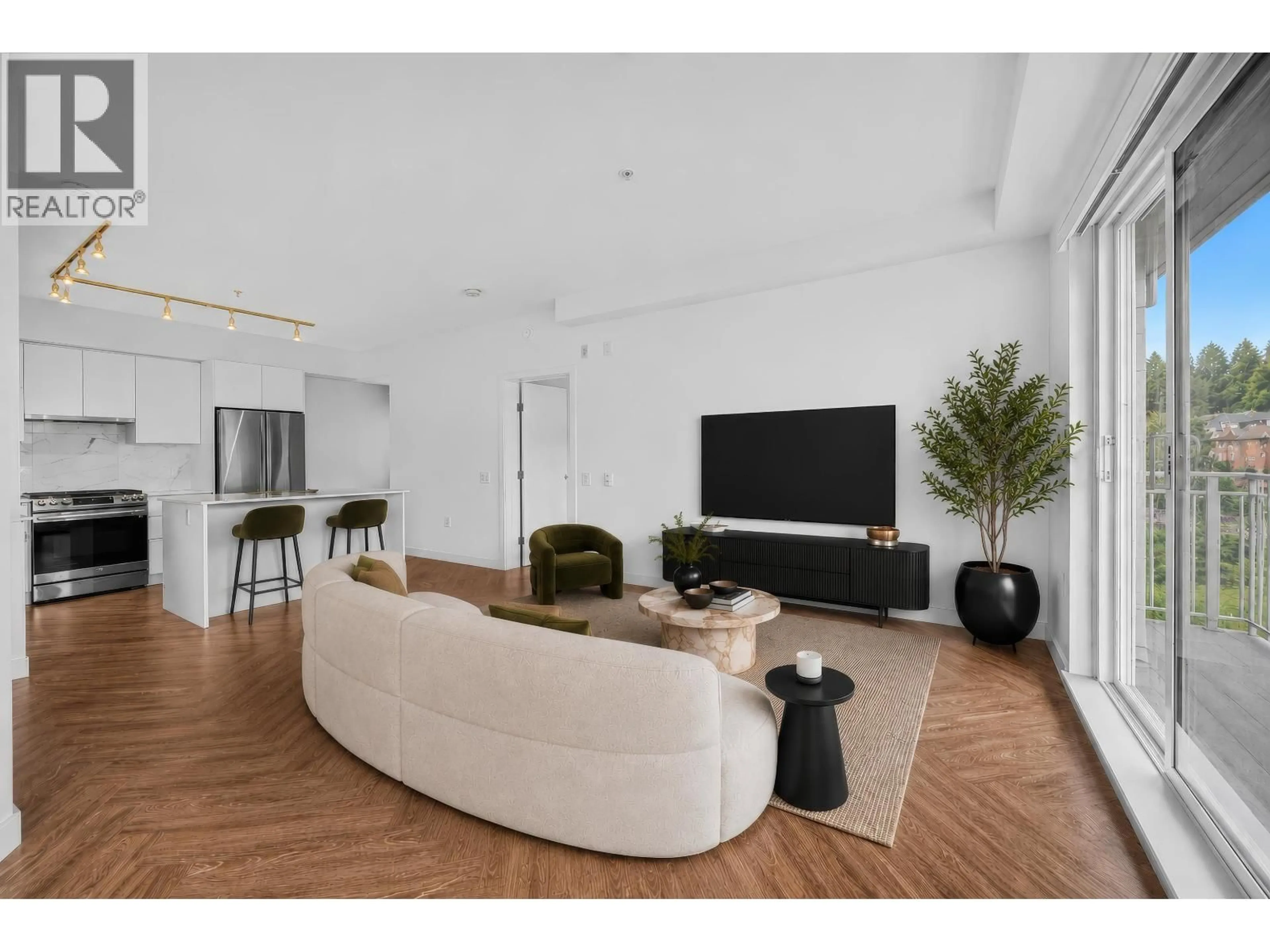 Living room with furniture, unknown for 506 - 3229 ST JOHNS STREET, Port Moody British Columbia V3H0M4
