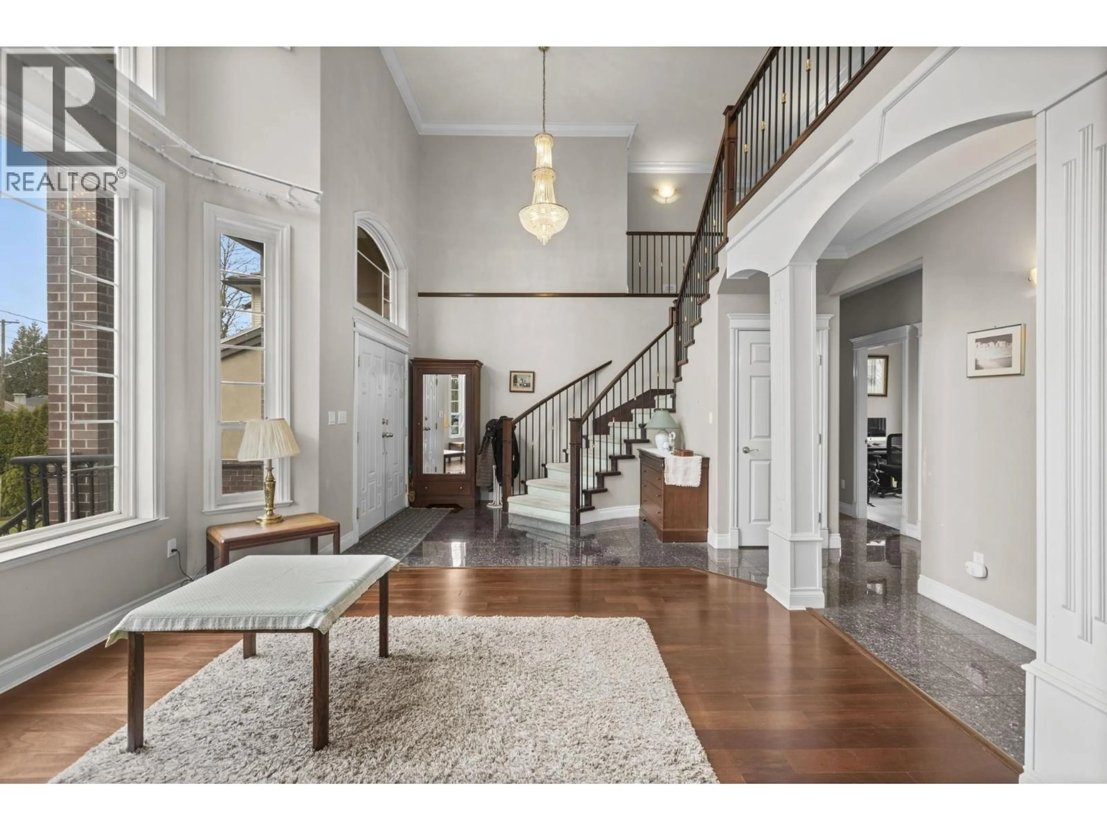 Indoor entryway for 218 SEAVIEW DRIVE, Port Moody British Columbia V3H3J2