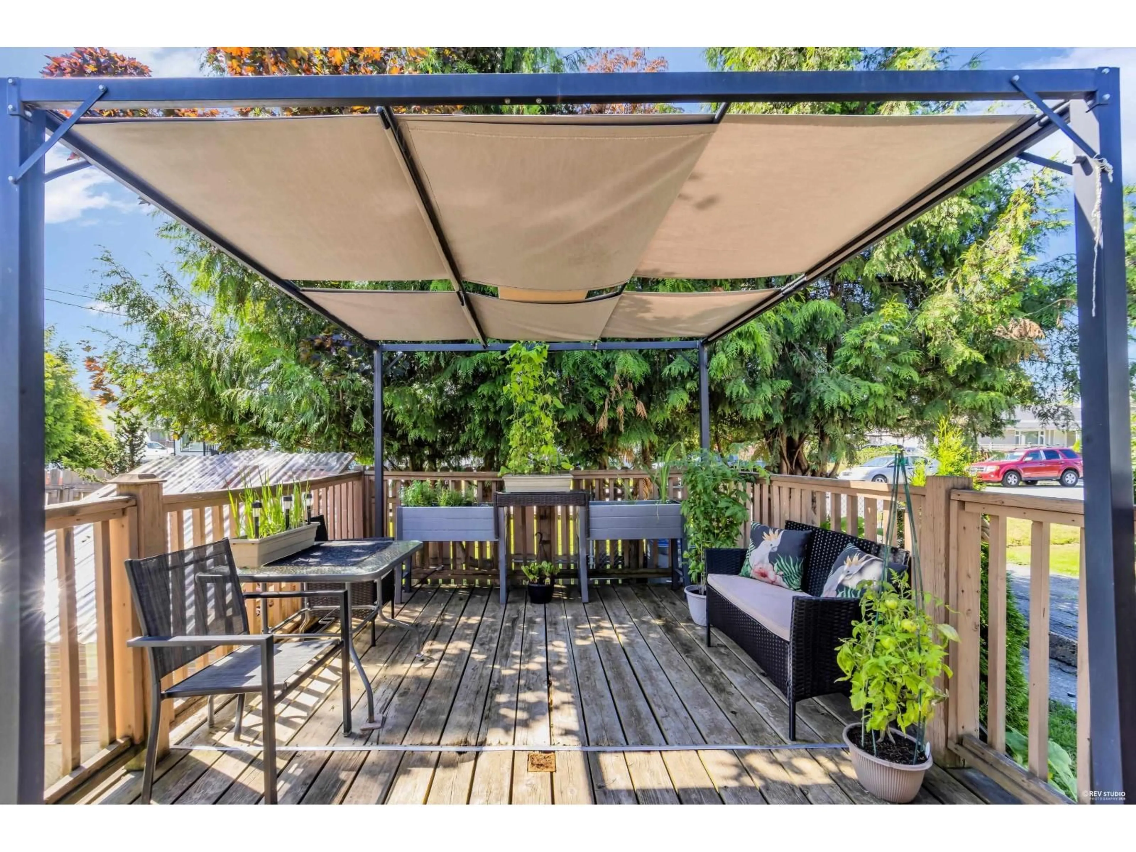 Patio, street for 12587 113 AVENUE, Surrey British Columbia V3V3M1