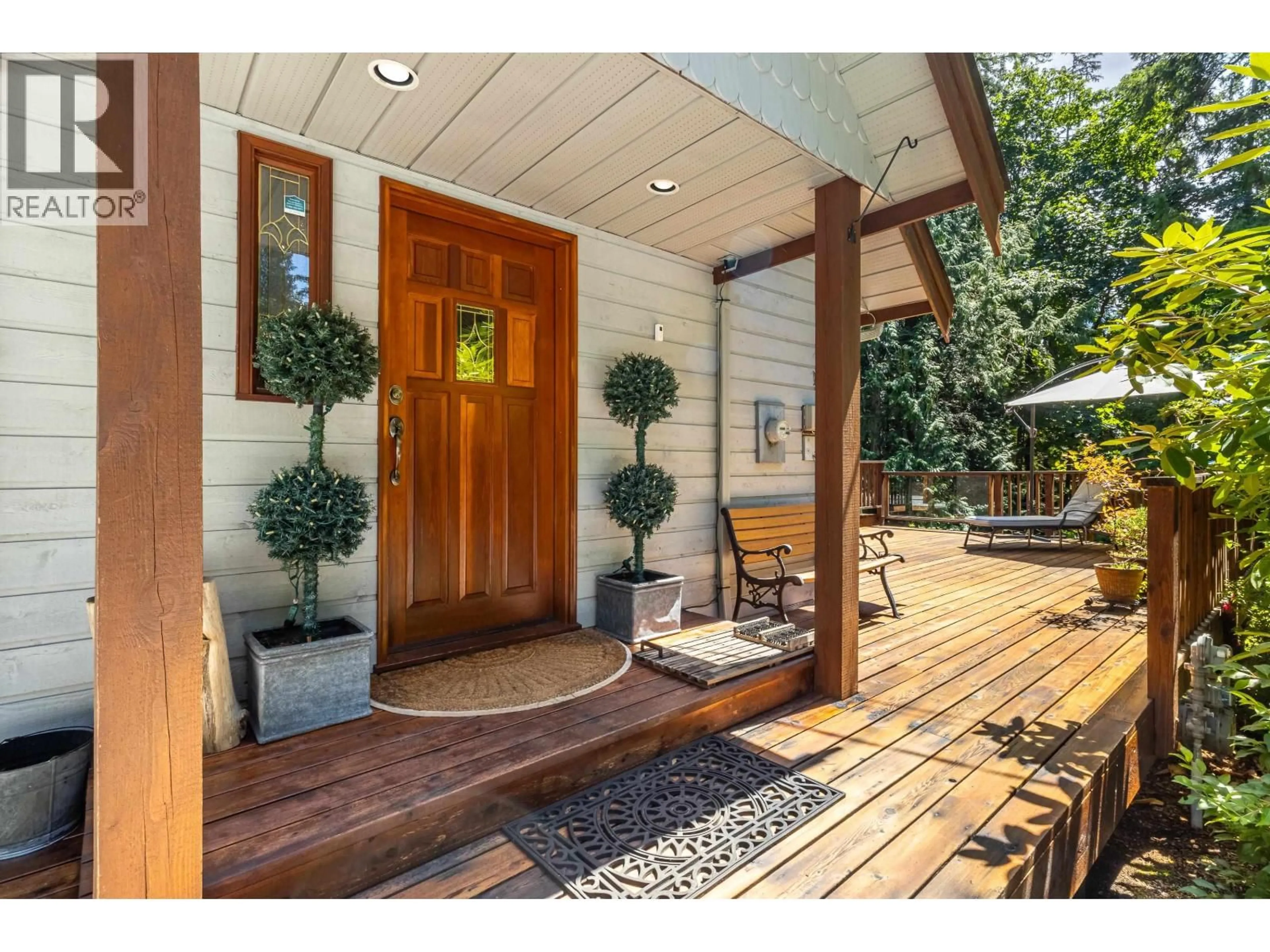 Indoor entryway for 1484 HENDERSON AVENUE, Roberts Creek British Columbia V0N2W2