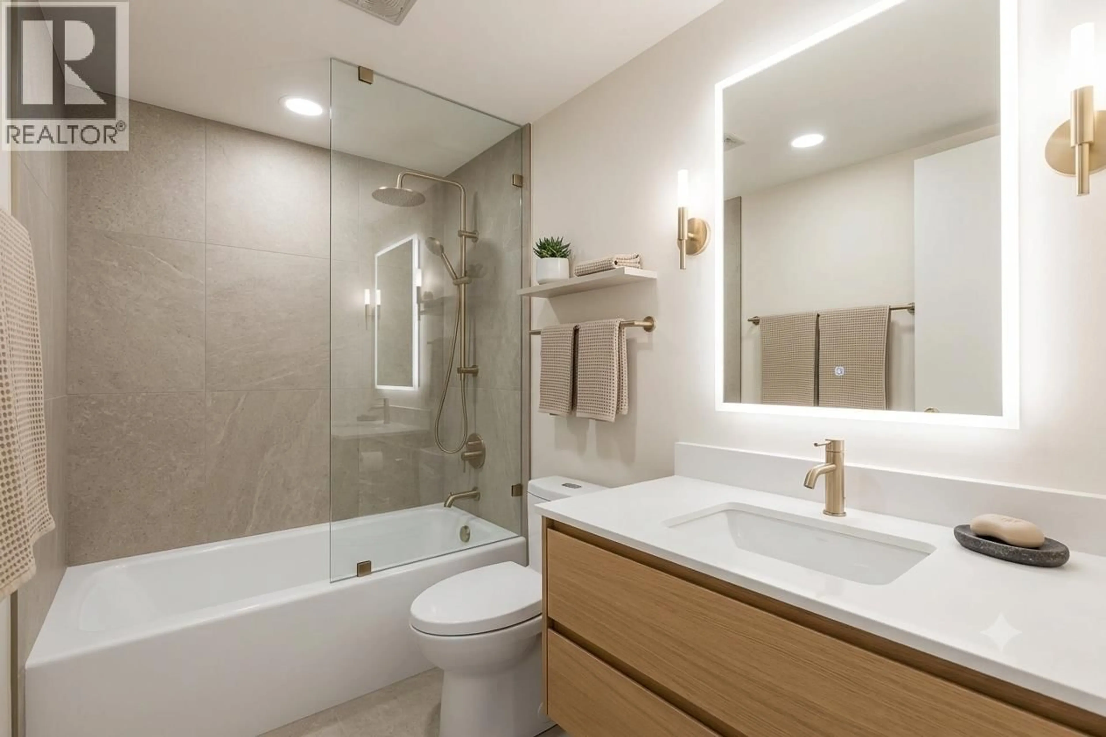 Standard bathroom, ceramic/tile floor for 1004 - 1251 CARDERO STREET, Vancouver British Columbia V6G2H9