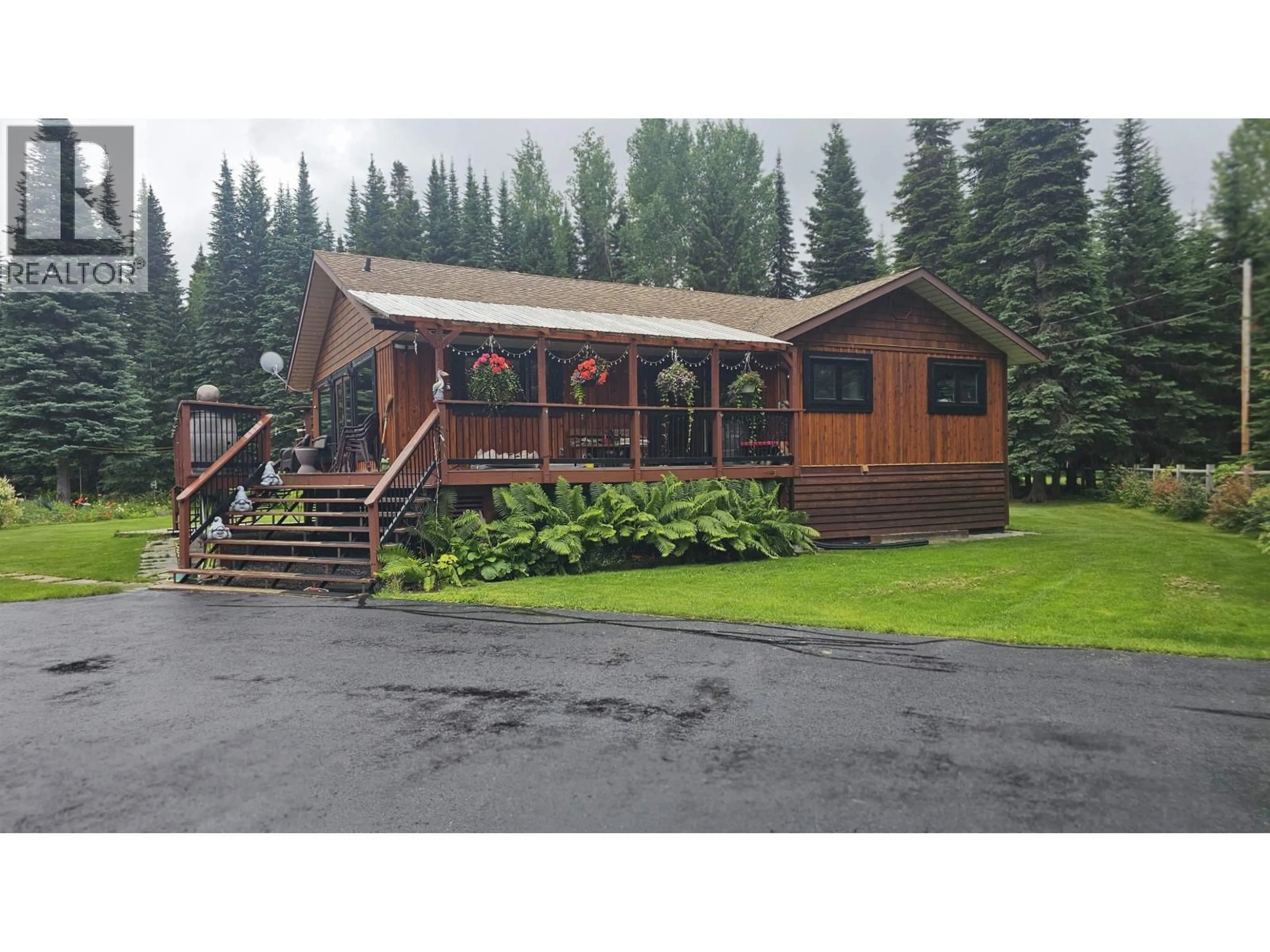 Home with vinyl exterior material, mountain view for 8600 SOLITUDE ROAD, Prince George British Columbia V2N2J1