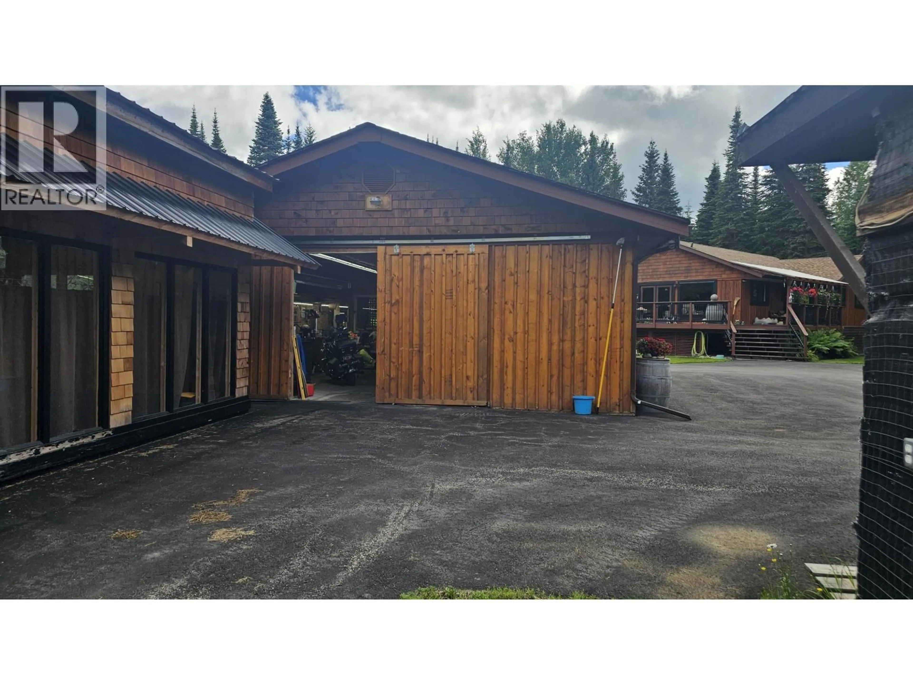 Indoor garage for 8600 SOLITUDE ROAD, Prince George British Columbia V2N2J1
