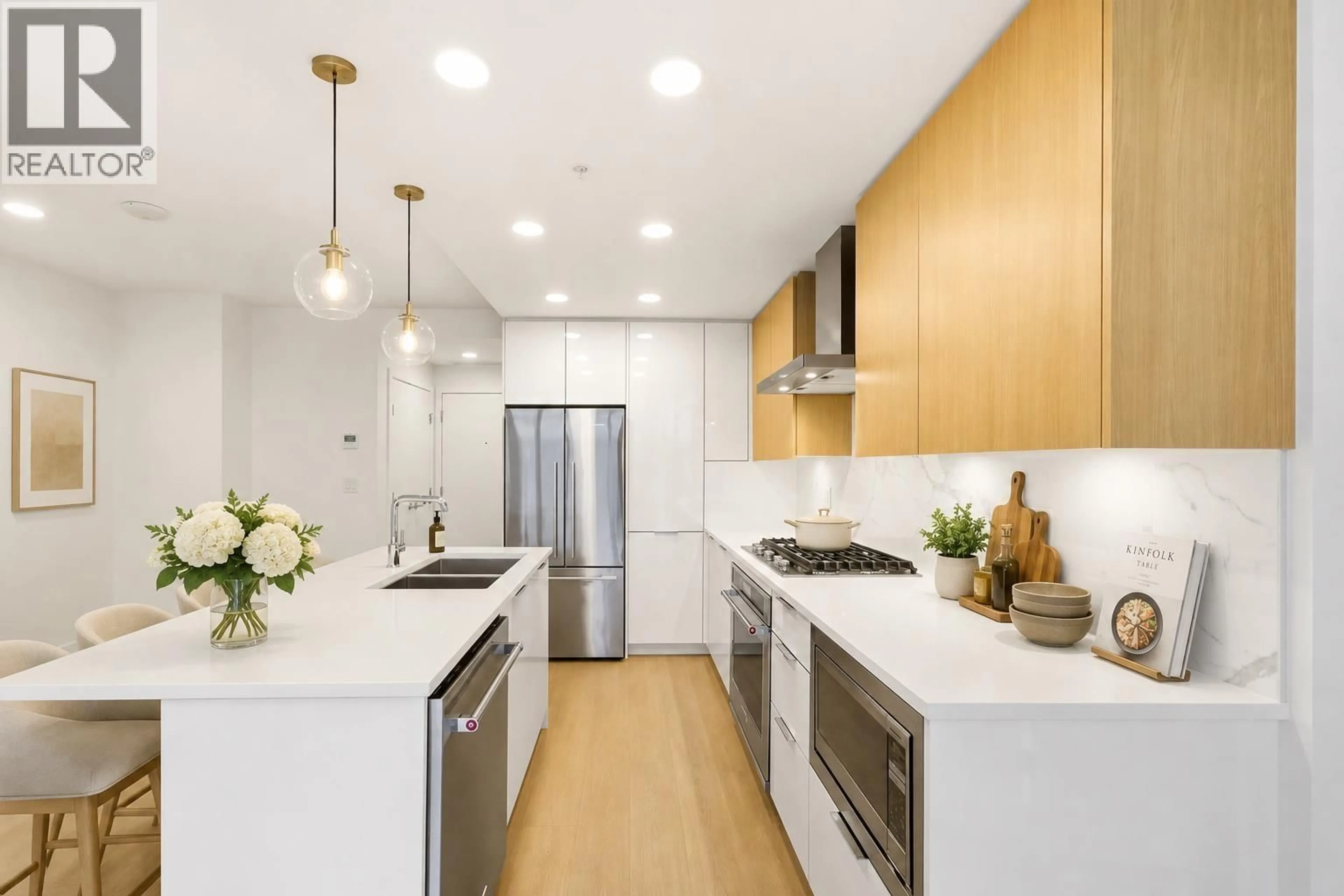 Contemporary kitchen, unknown for 407 - 7769 PARK CRESCENT, Burnaby British Columbia V3N0J7