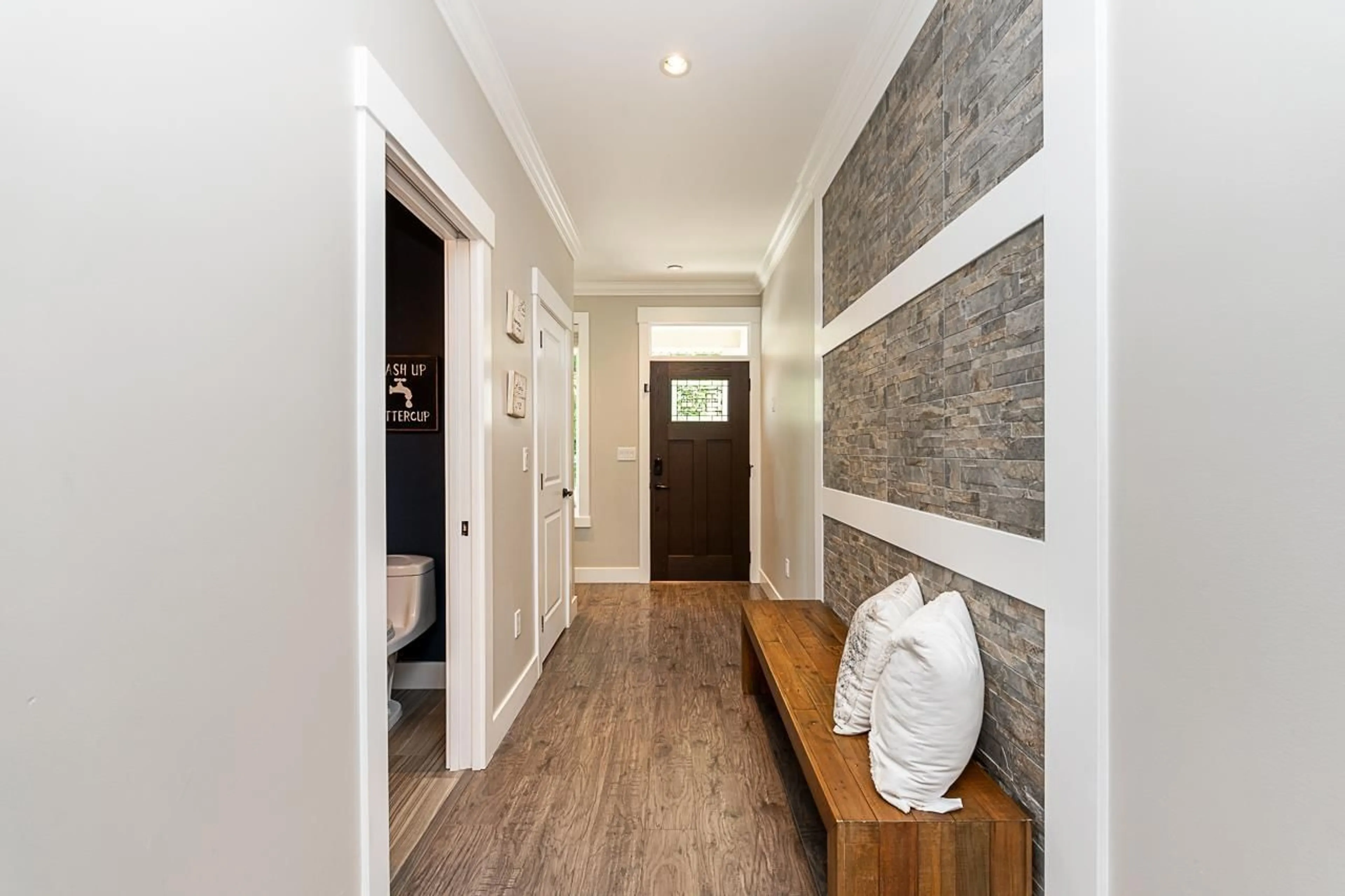Indoor entryway for 21010 76A AVENUE, Langley British Columbia V2Y0L1