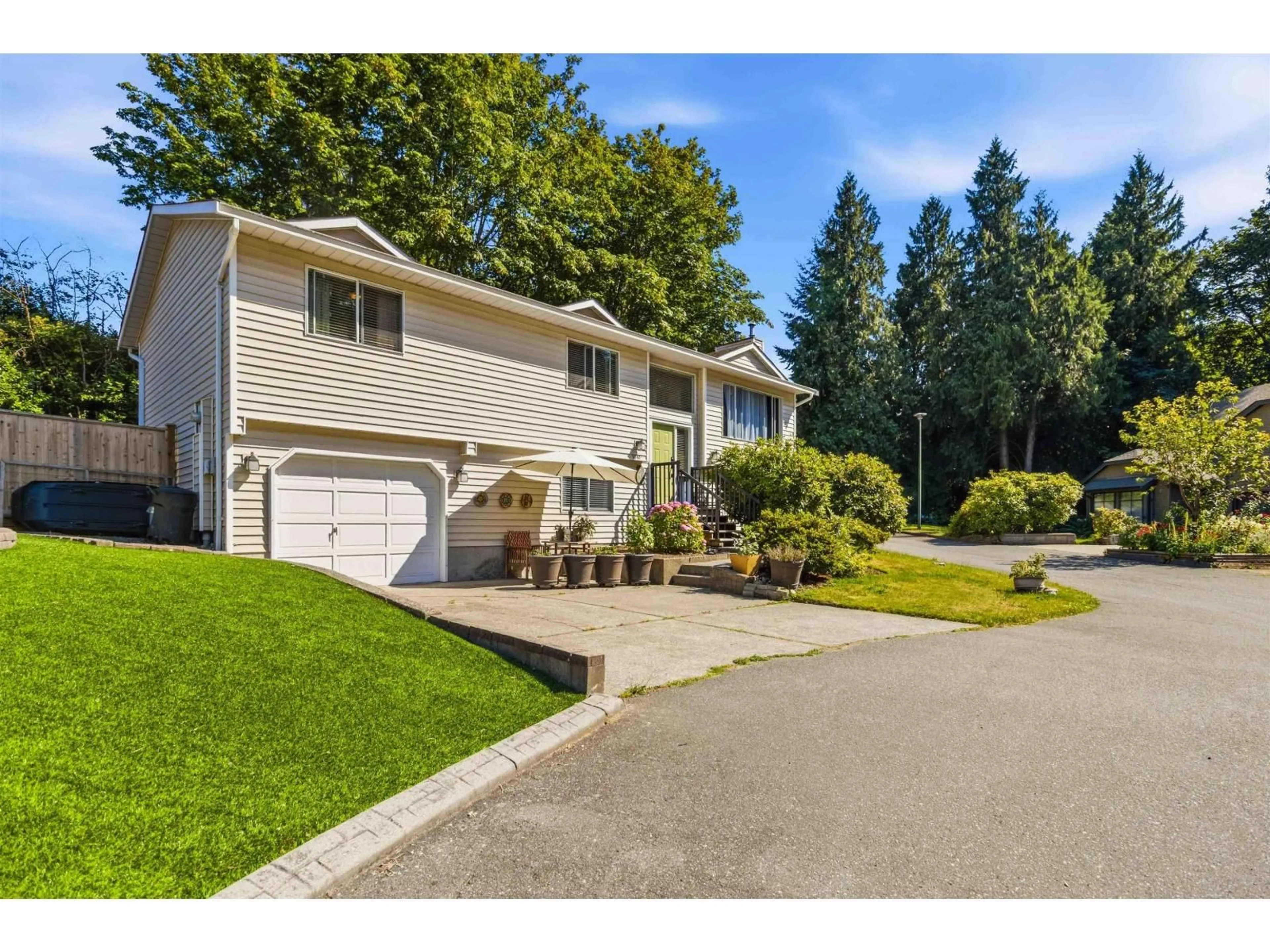 Home with vinyl exterior material, street for 9030 JAMES PLACE, Delta British Columbia V4C2R8