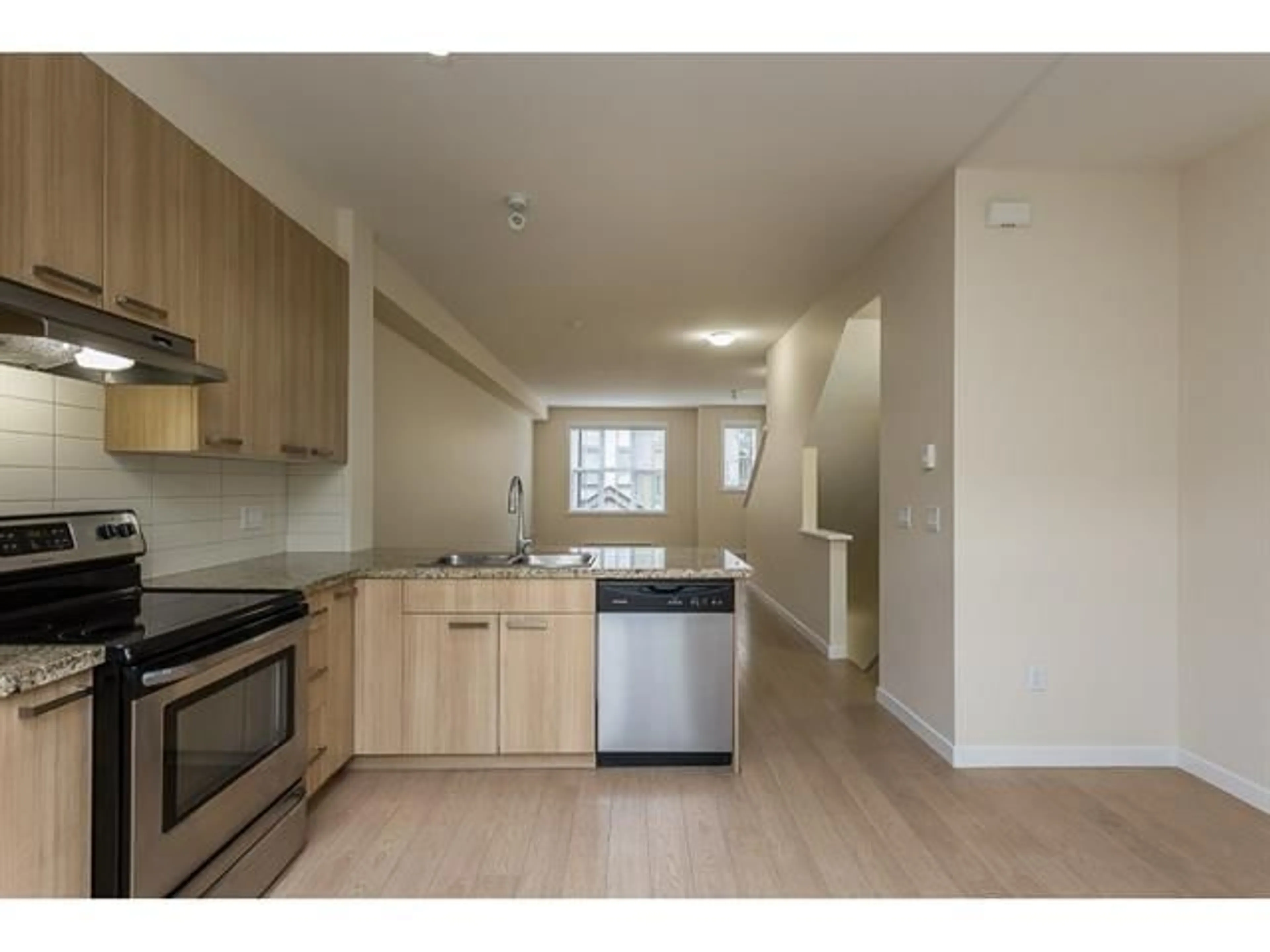 Standard kitchen, wood/laminate floor for 46 - 14838 61 AVENUE, Surrey British Columbia V3S2P3