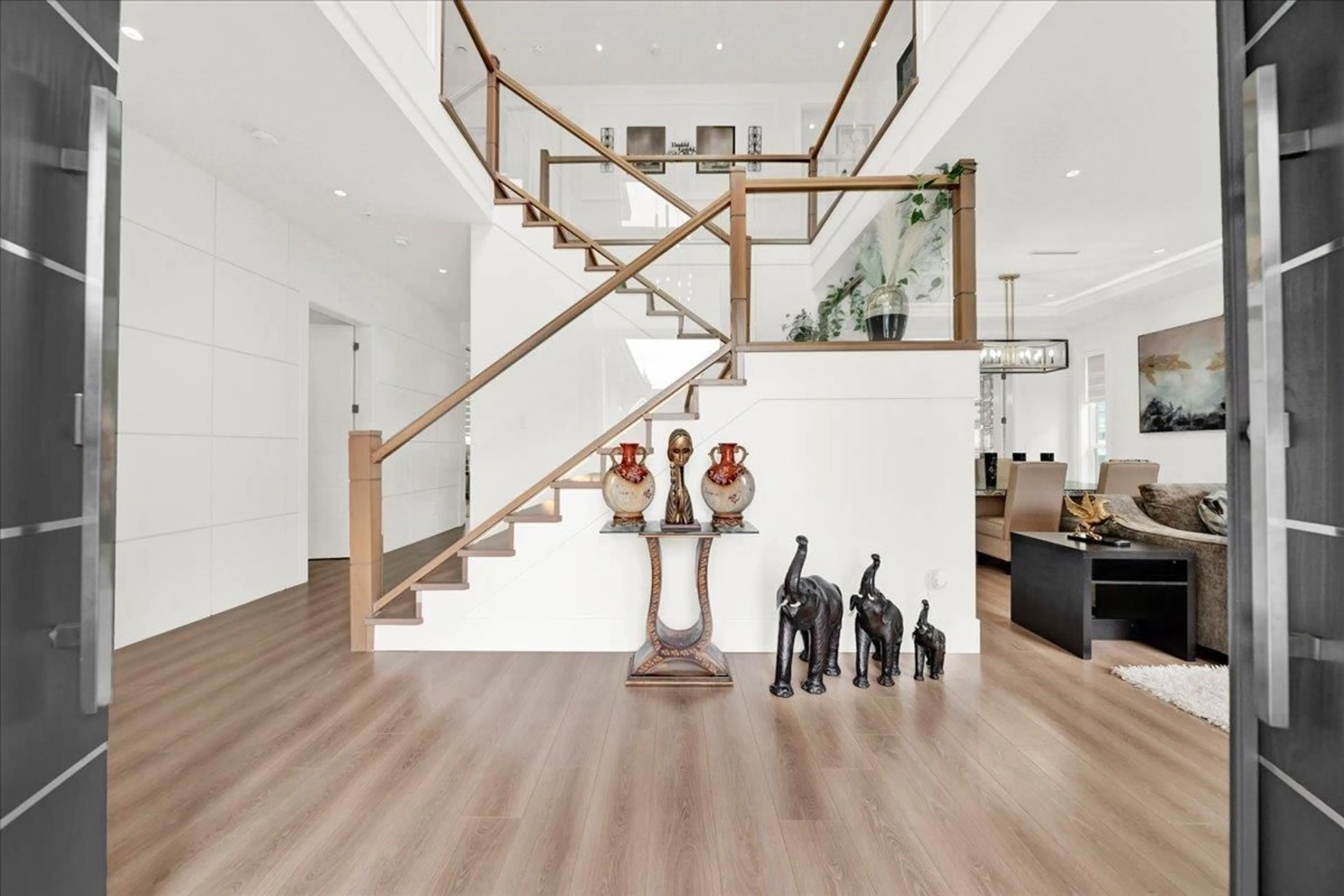 Indoor foyer for 2820 202A STREET, Langley British Columbia V2Z0B3