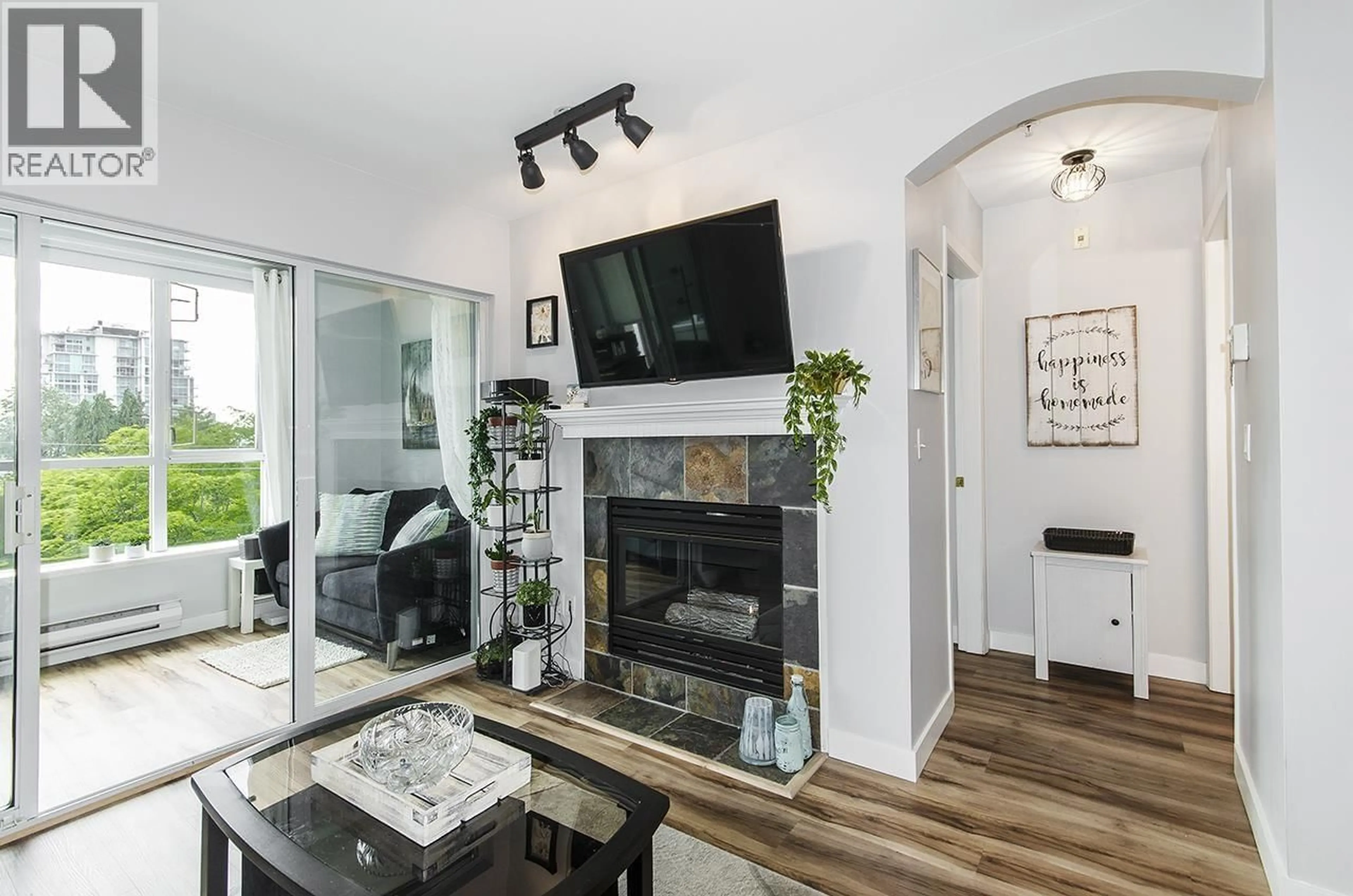 Living room with furniture, unknown for 305 - 155 3RD STREET, North Vancouver British Columbia V7L1E5