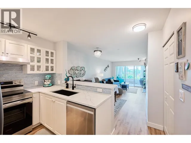 305 - 155 3RD STREET, North Vancouver 2