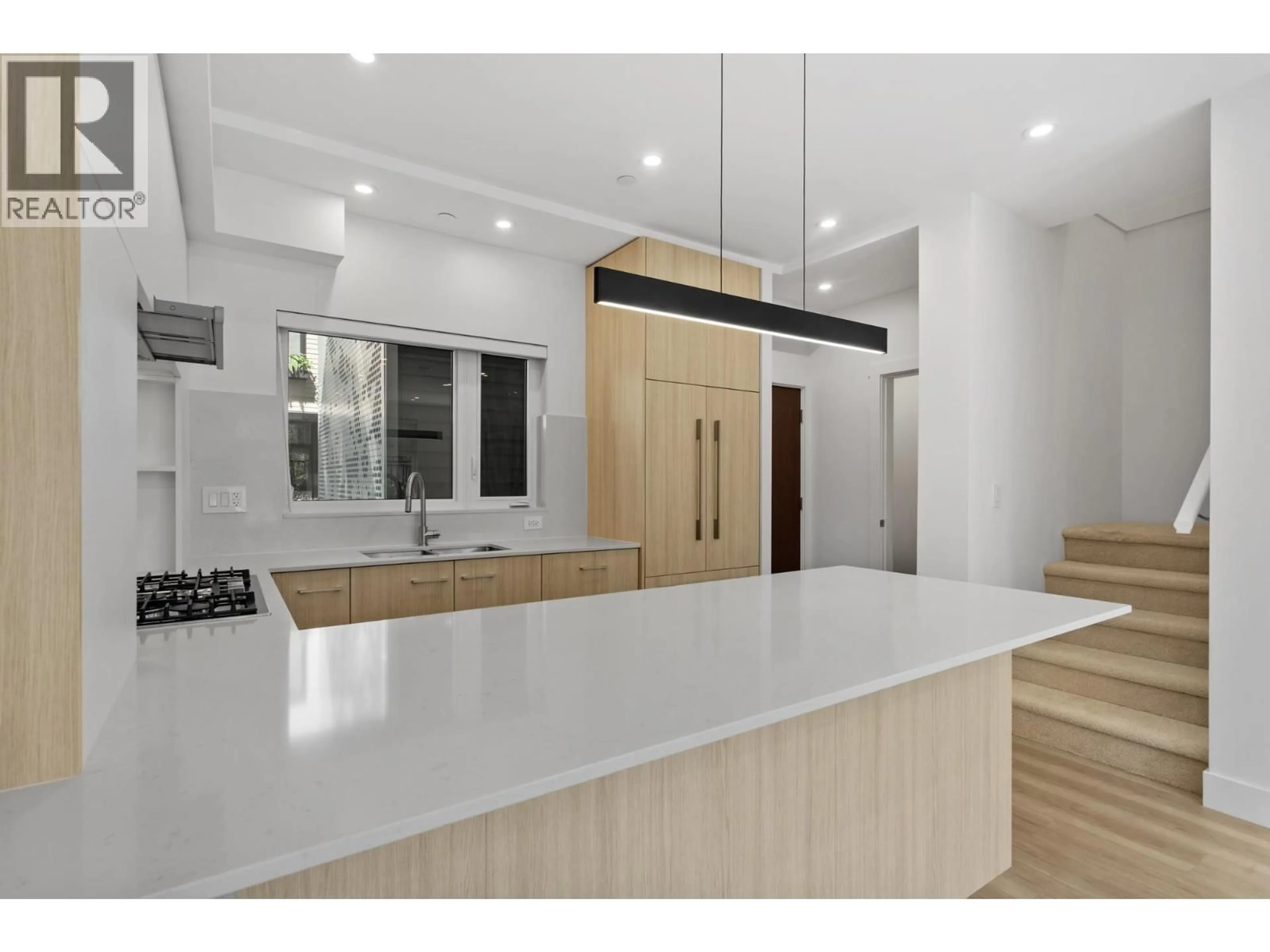 Contemporary kitchen, unknown for 111 - 342 MOUNTAIN HIGHWAY, North Vancouver British Columbia V7J2K8