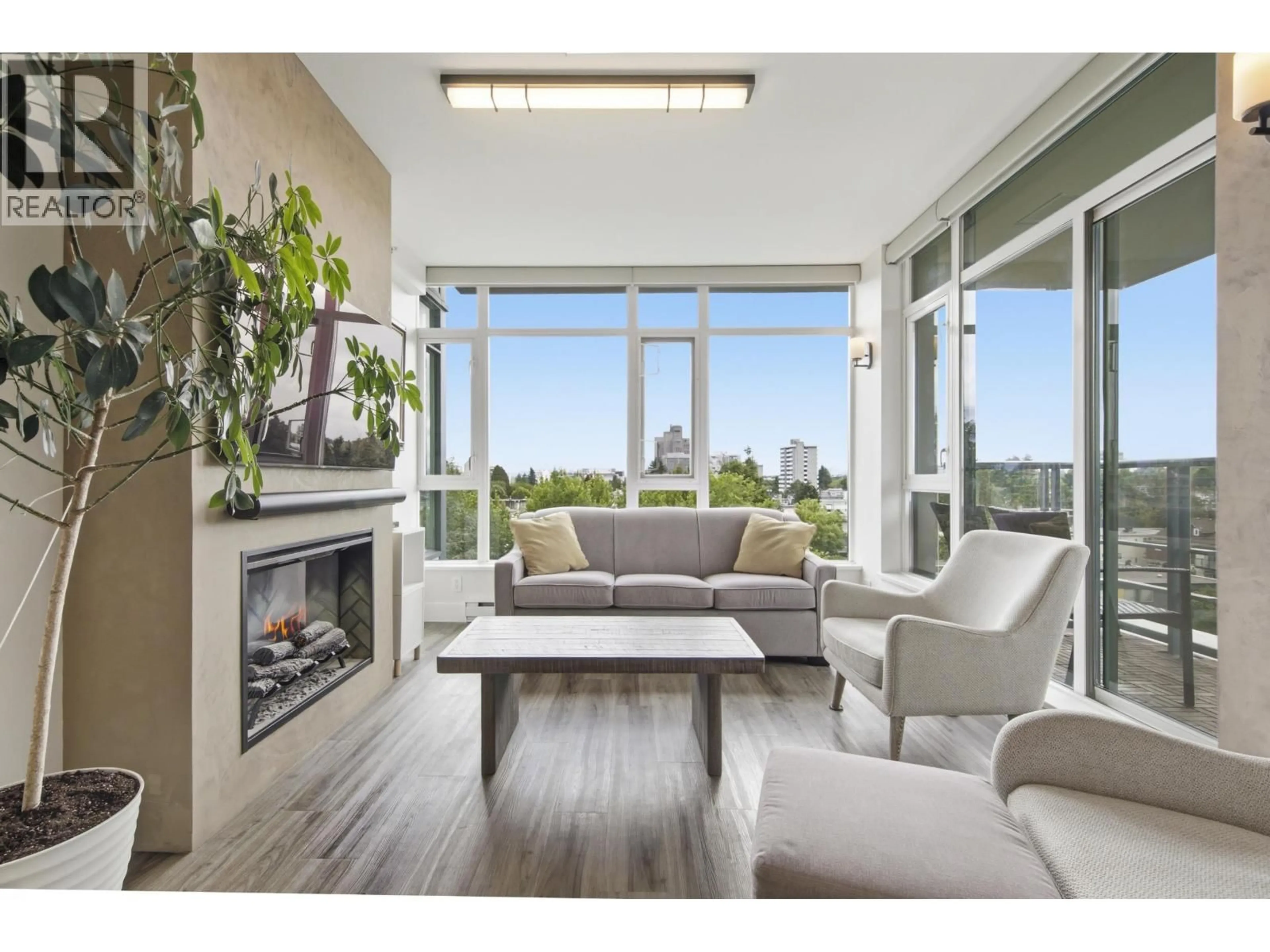 Living room with furniture, wood/laminate floor for 907 - 1333 11TH AVENUE, Vancouver British Columbia V6H0A4