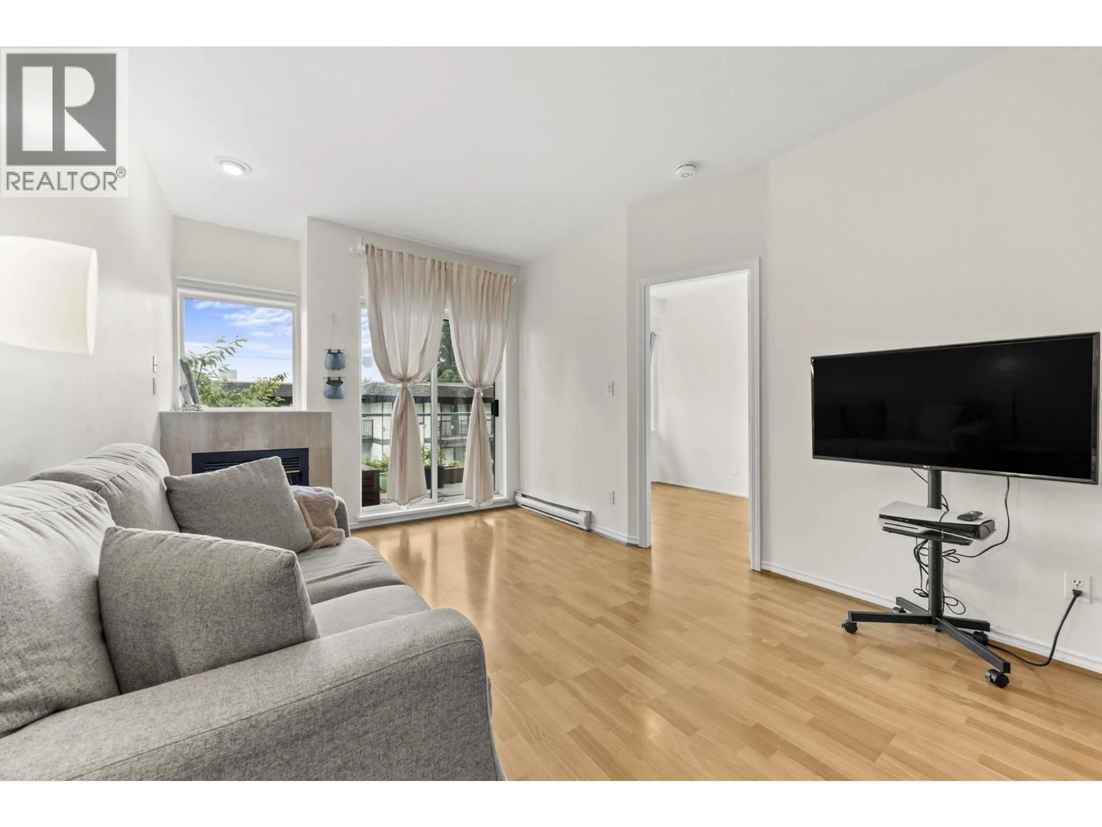 A pic of a room for 104 - 177 5TH STREET, North Vancouver British Columbia V7M1J6