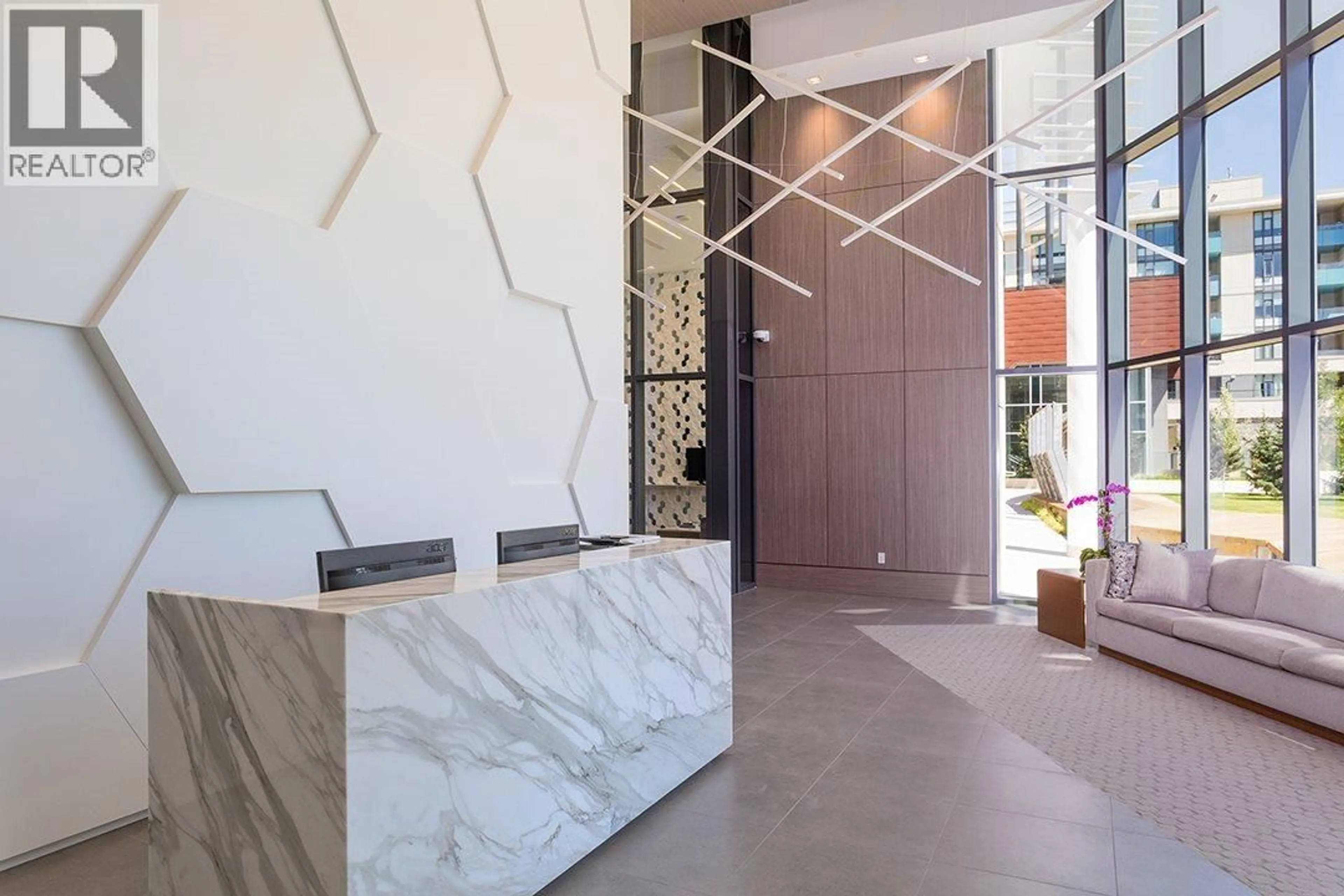 Lobby for 418 - 680 SEYLYNN CRESCENT, North Vancouver British Columbia V7J0B5