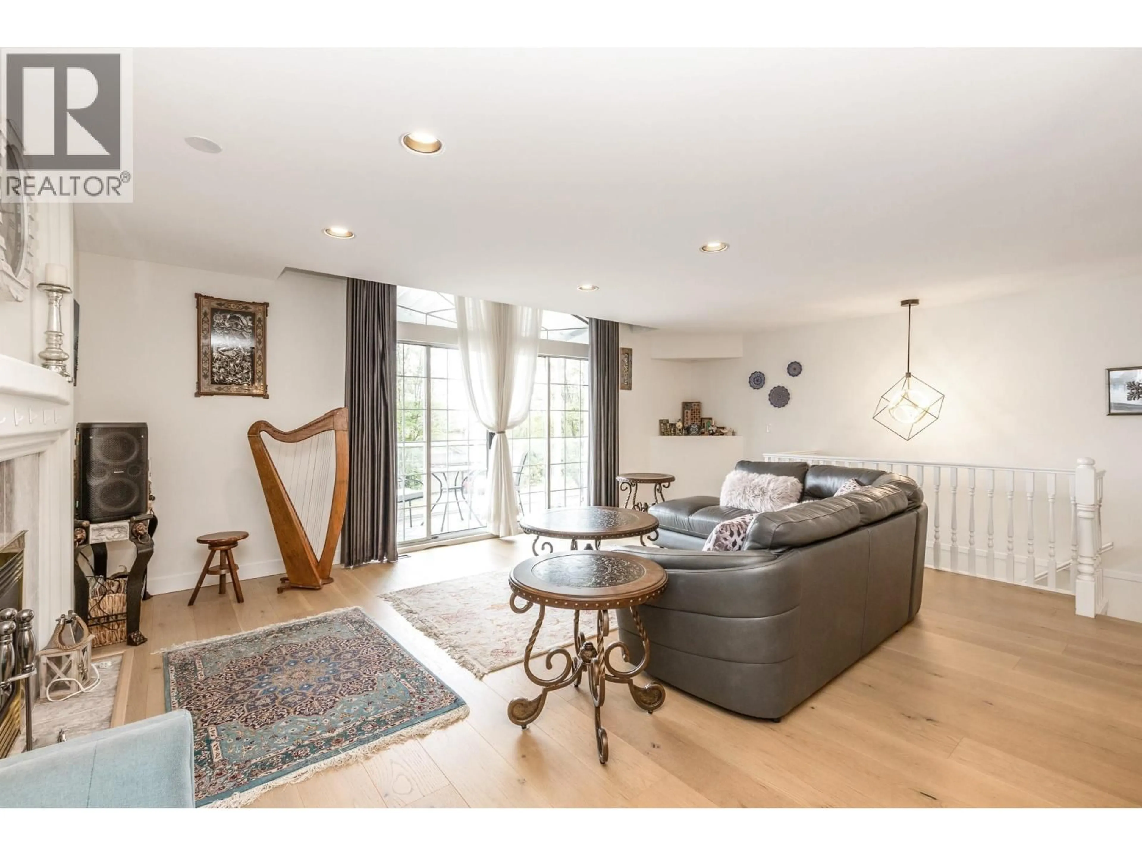 Living room with furniture, wood/laminate floor for 2635 PANORAMA DRIVE, Coquitlam British Columbia V3E2W1