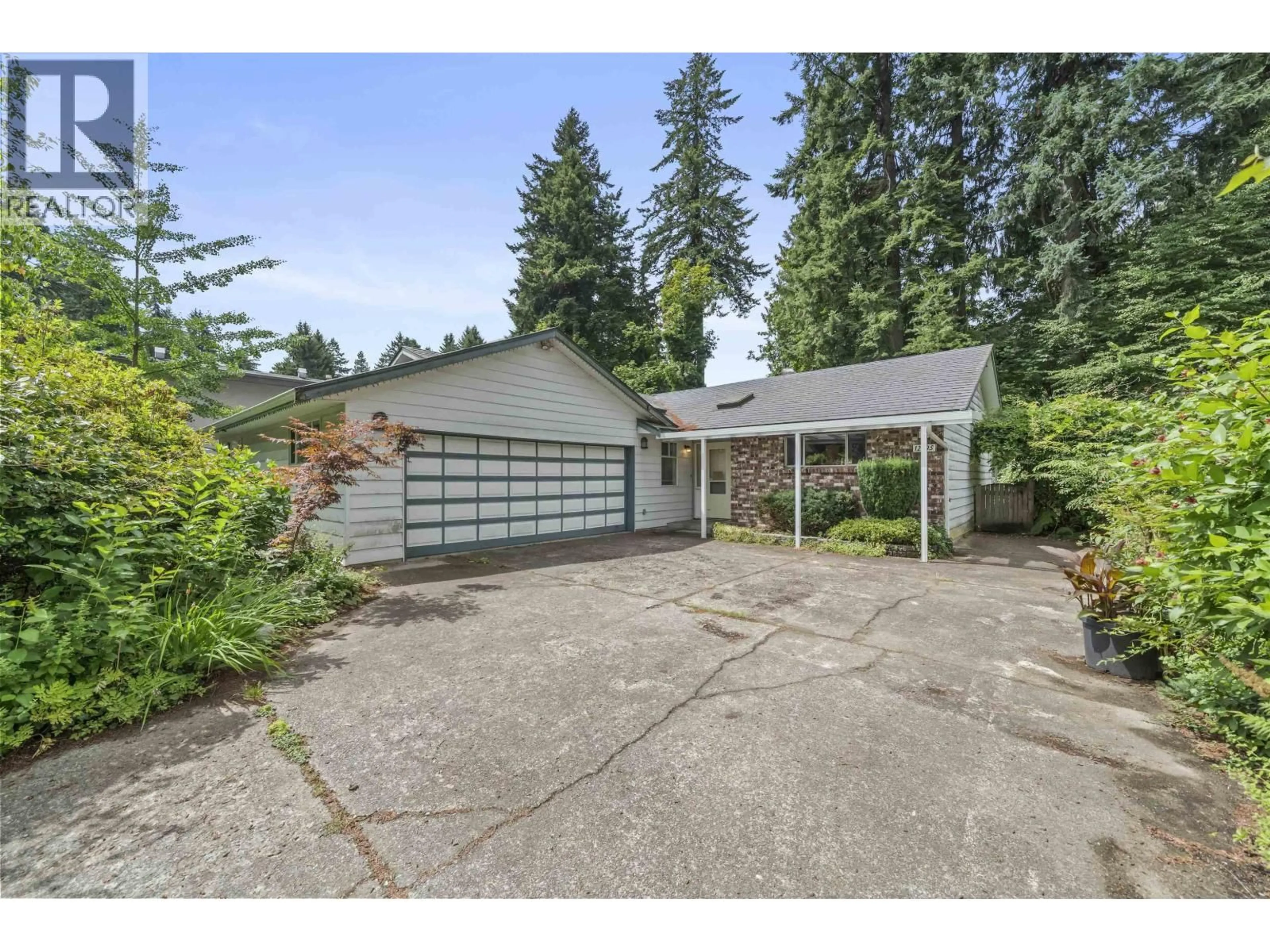 A pic from outside/outdoor area/front of a property/back of a property/a pic from drone, street for 12495 CARLTON STREET, Maple Ridge British Columbia V4R2H9