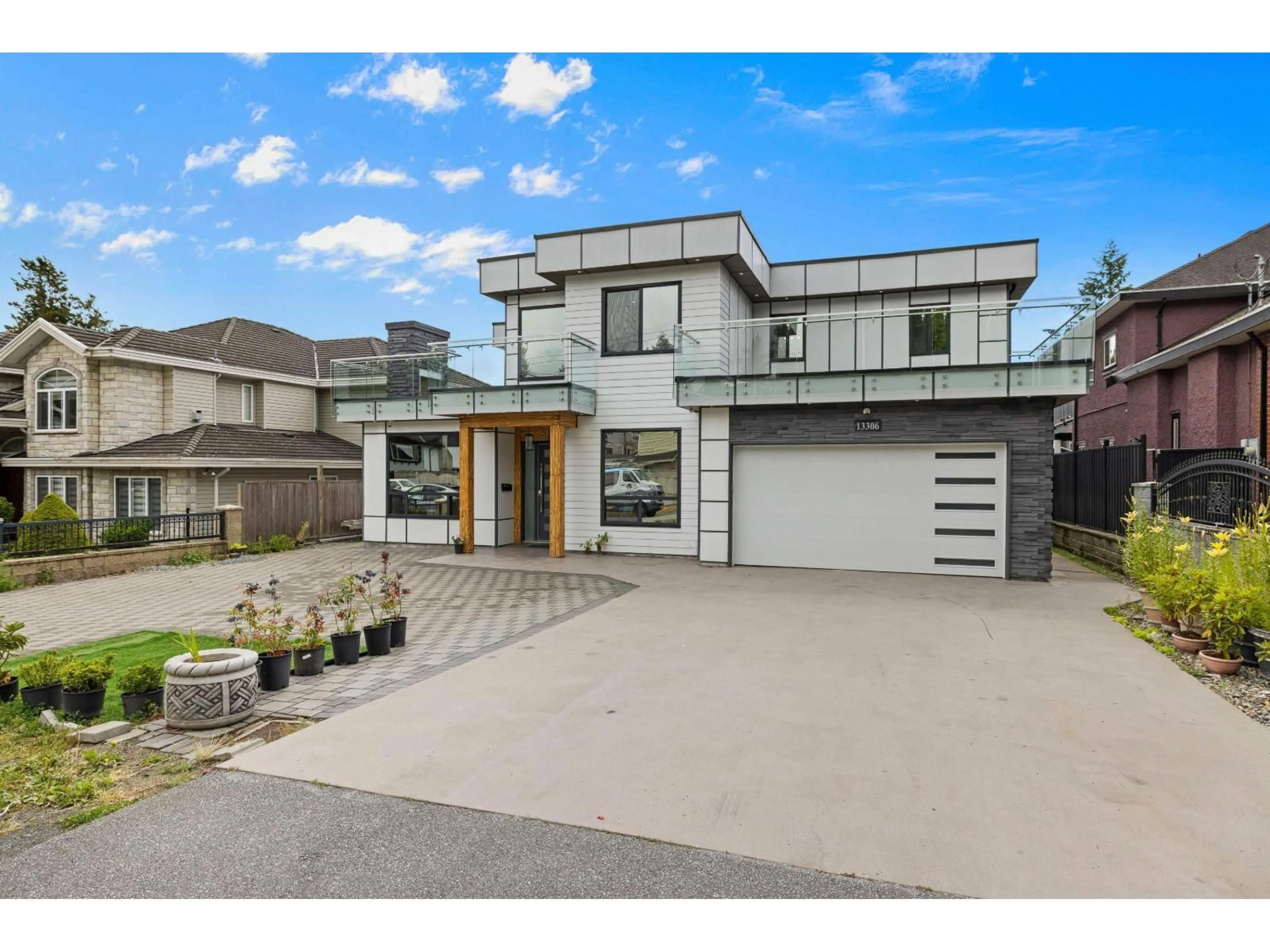 Unknown for 13306 90 AVENUE, Surrey British Columbia V3V1C1