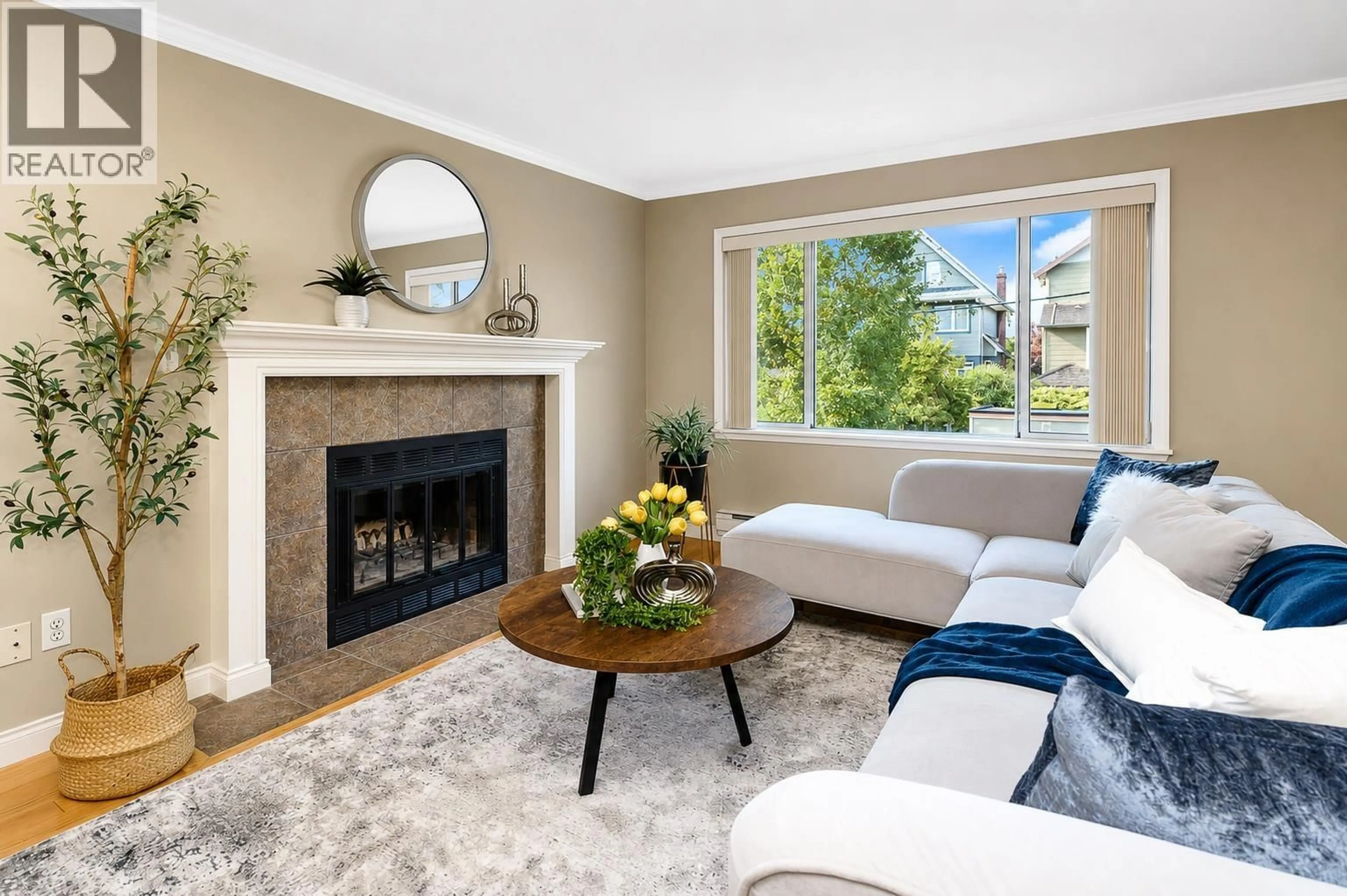 Living room with furniture, unknown for 1921 CREELMAN AVENUE, Vancouver British Columbia V6J1B8
