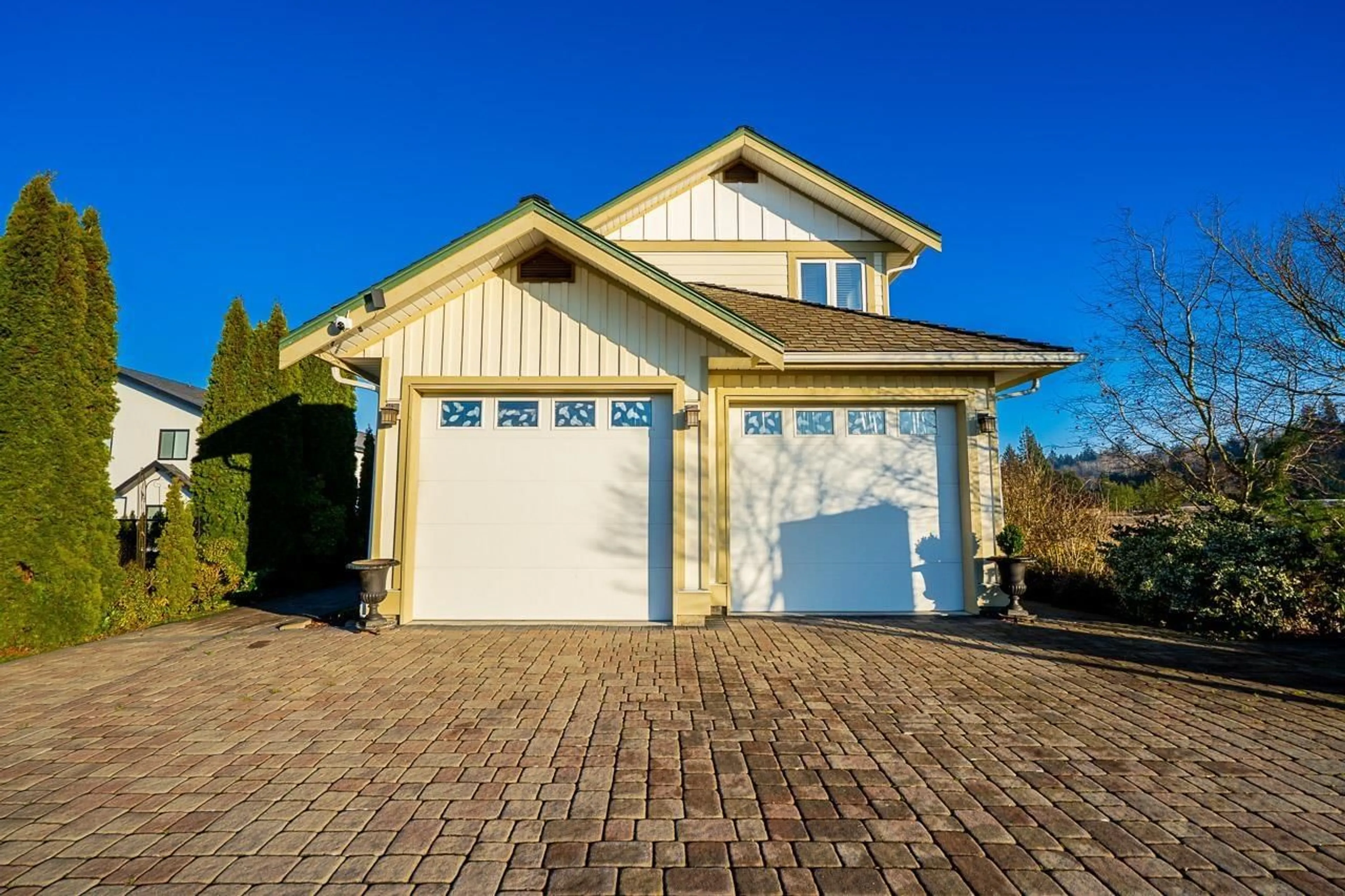 Unknown for 3302 168 STREET, Surrey British Columbia V3Z1E4