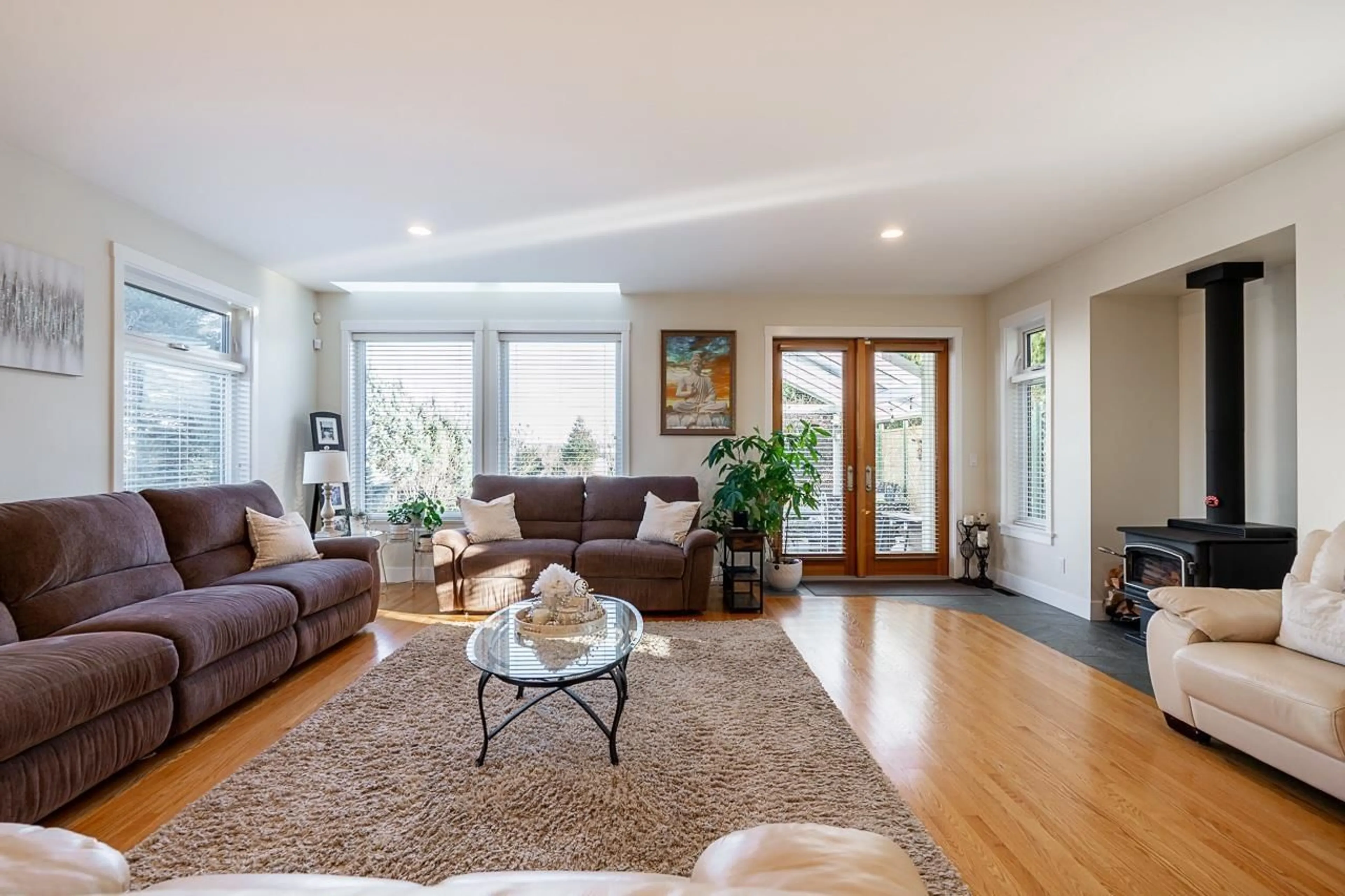 Living room with furniture, unknown for 3302 168 STREET, Surrey British Columbia V3Z1E4