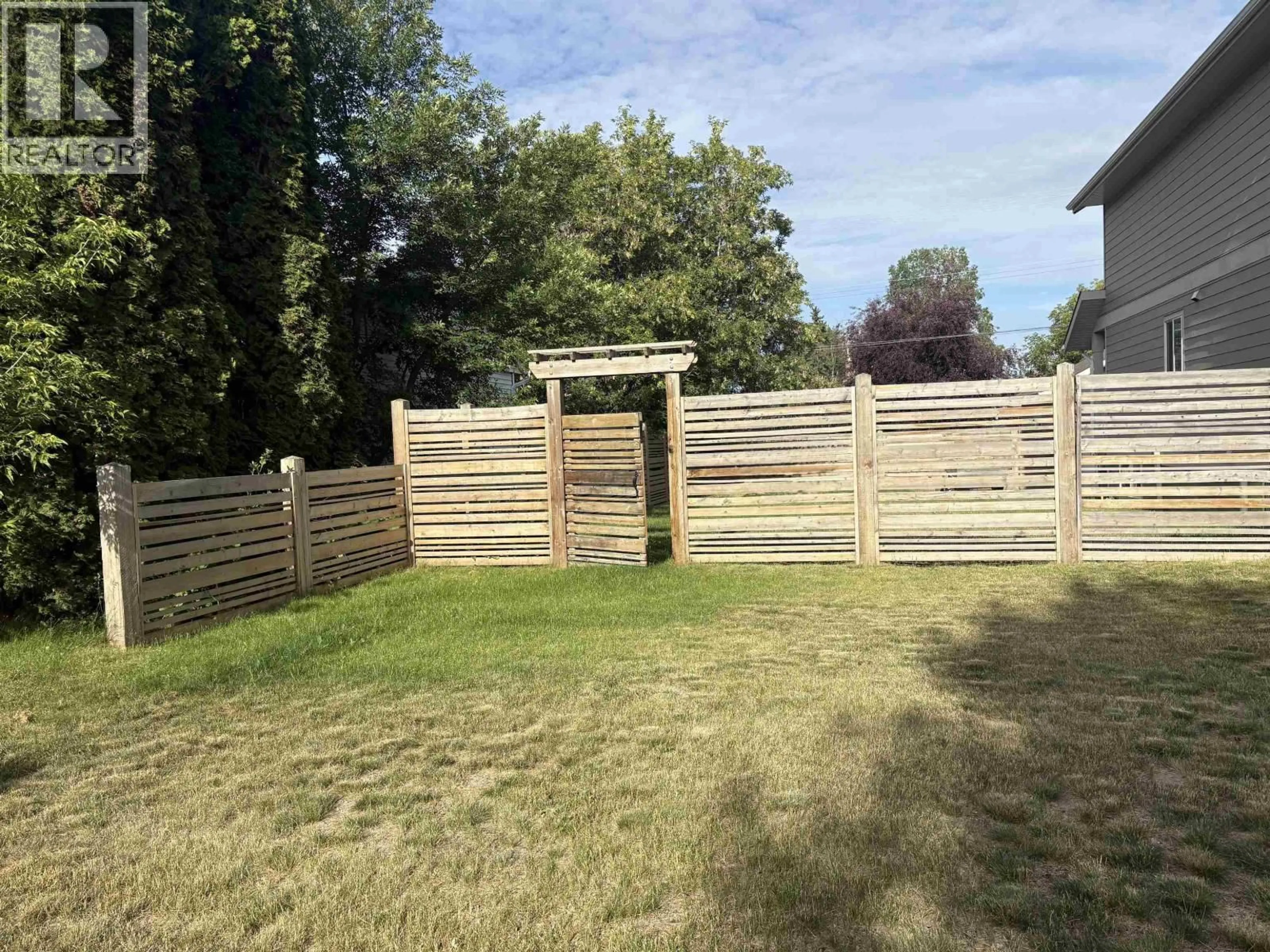 A pic from outside/outdoor area/front of a property/back of a property/a pic from drone, unknown for 977 ALWARD STREET, Prince George British Columbia V2M2E8