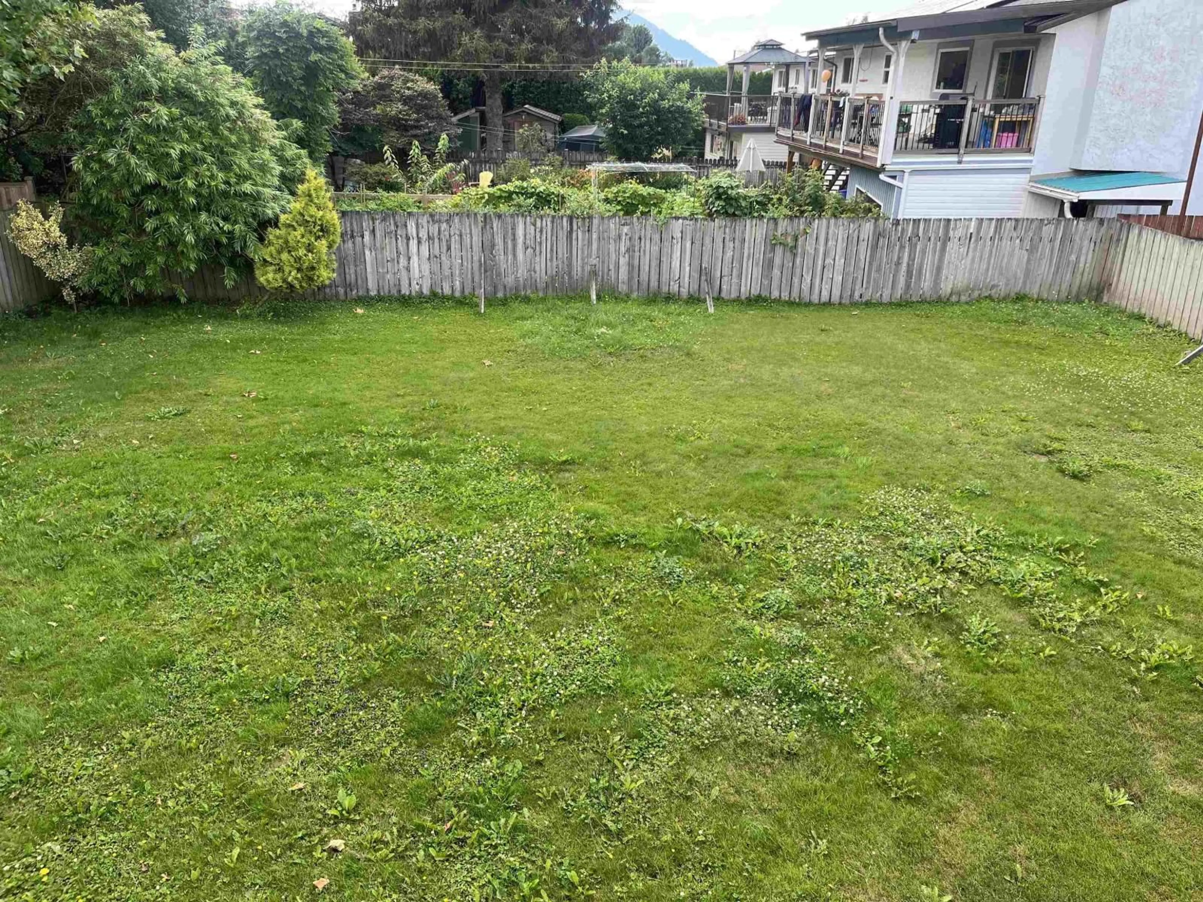 A pic from outside/outdoor area/front of a property/back of a property/a pic from drone, unknown for 6487 DAYTON DRIVE, Chilliwack British Columbia V2R1V2