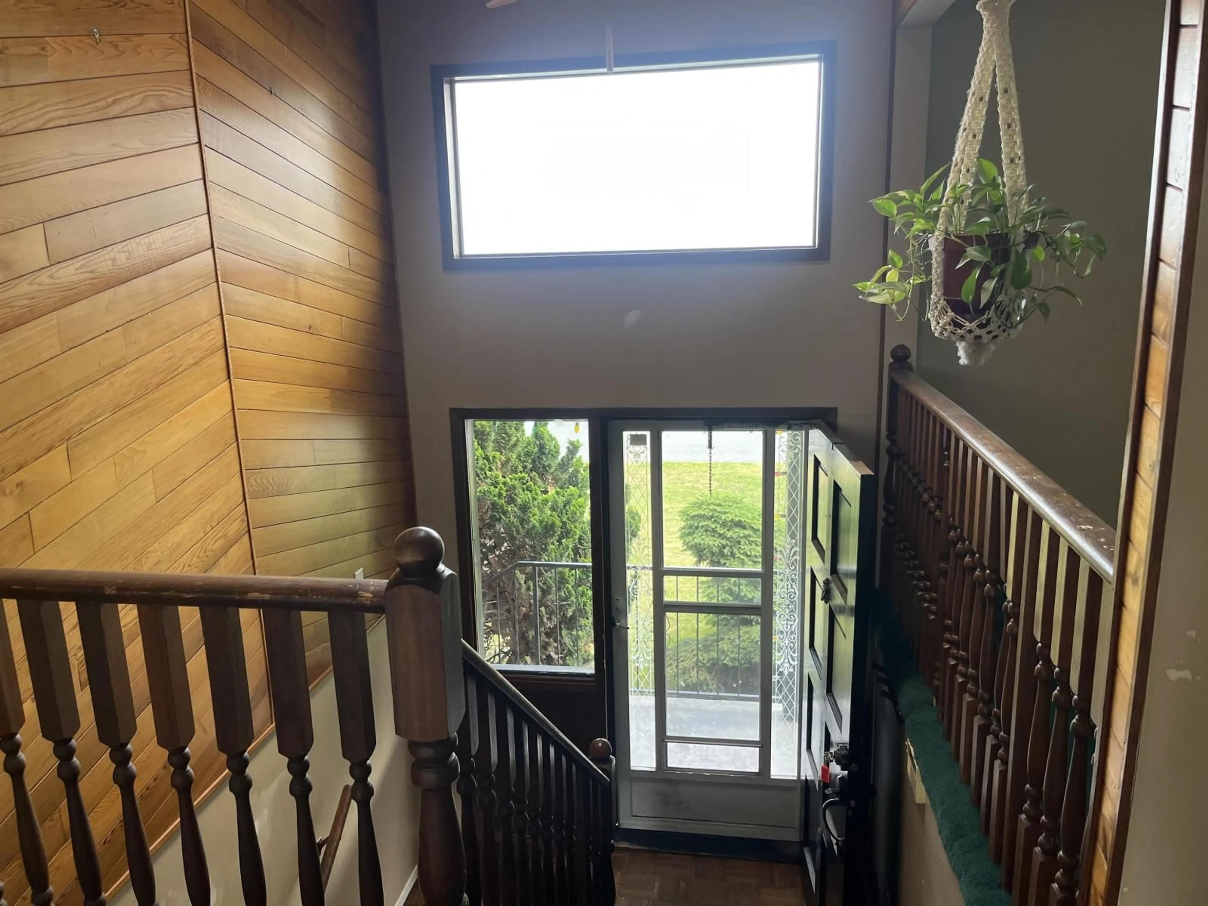 Indoor foyer for 6487 DAYTON DRIVE, Chilliwack British Columbia V2R1V2