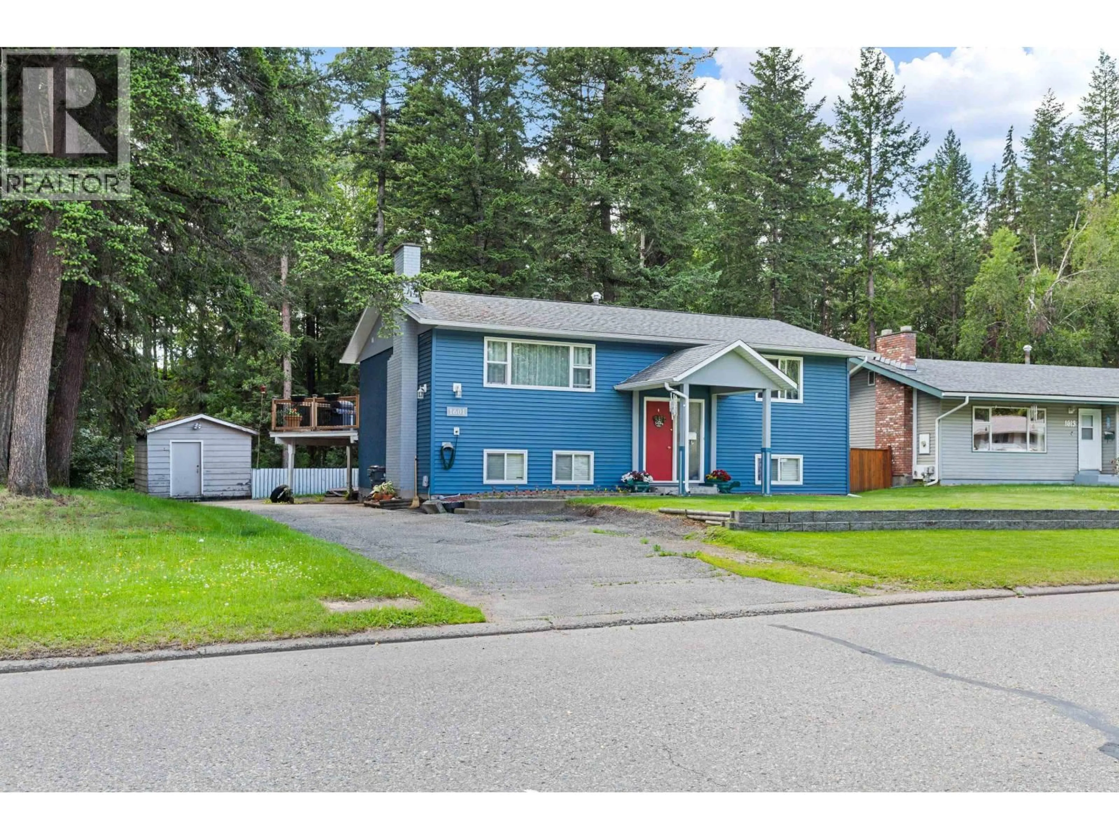 Home with vinyl exterior material, street for 1601 PEARSON AVENUE, Prince George British Columbia V2L4K7