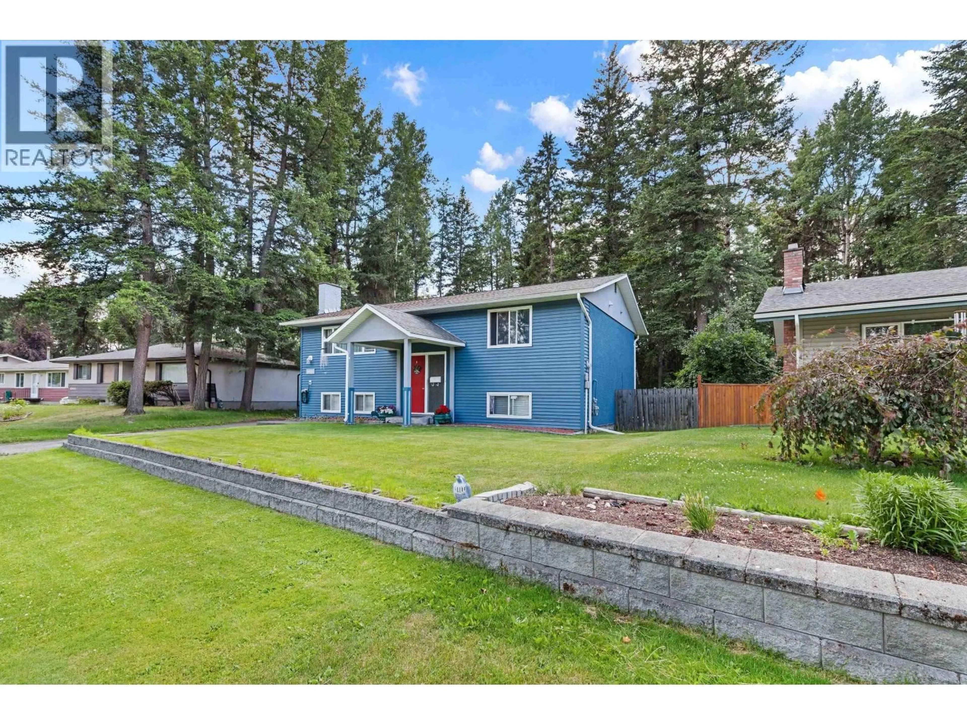 A pic from outside/outdoor area/front of a property/back of a property/a pic from drone, street for 1601 PEARSON AVENUE, Prince George British Columbia V2L4K7