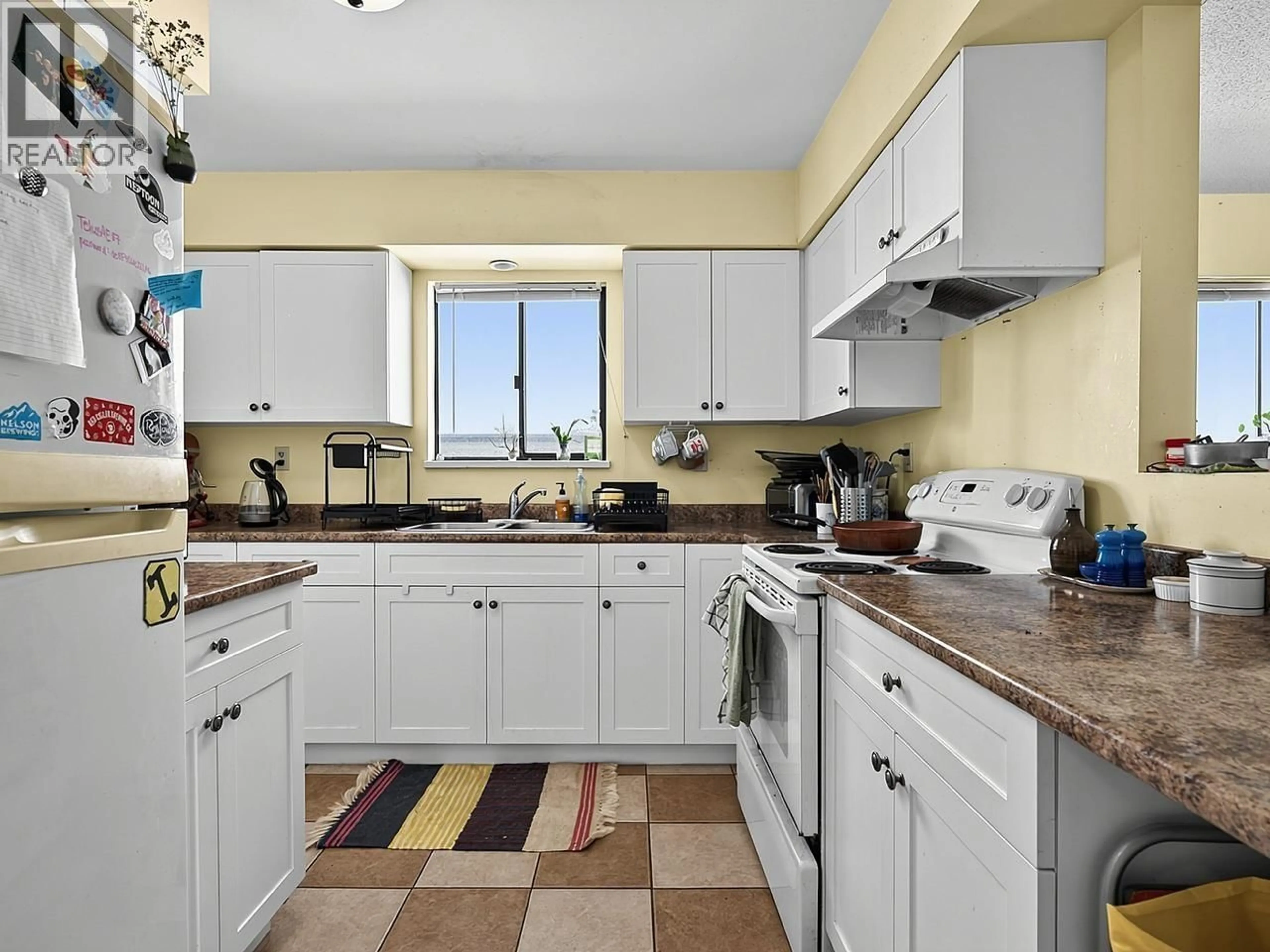 Standard kitchen, ceramic/tile floor for 442 10TH AVENUE, Vancouver British Columbia V5T2A1