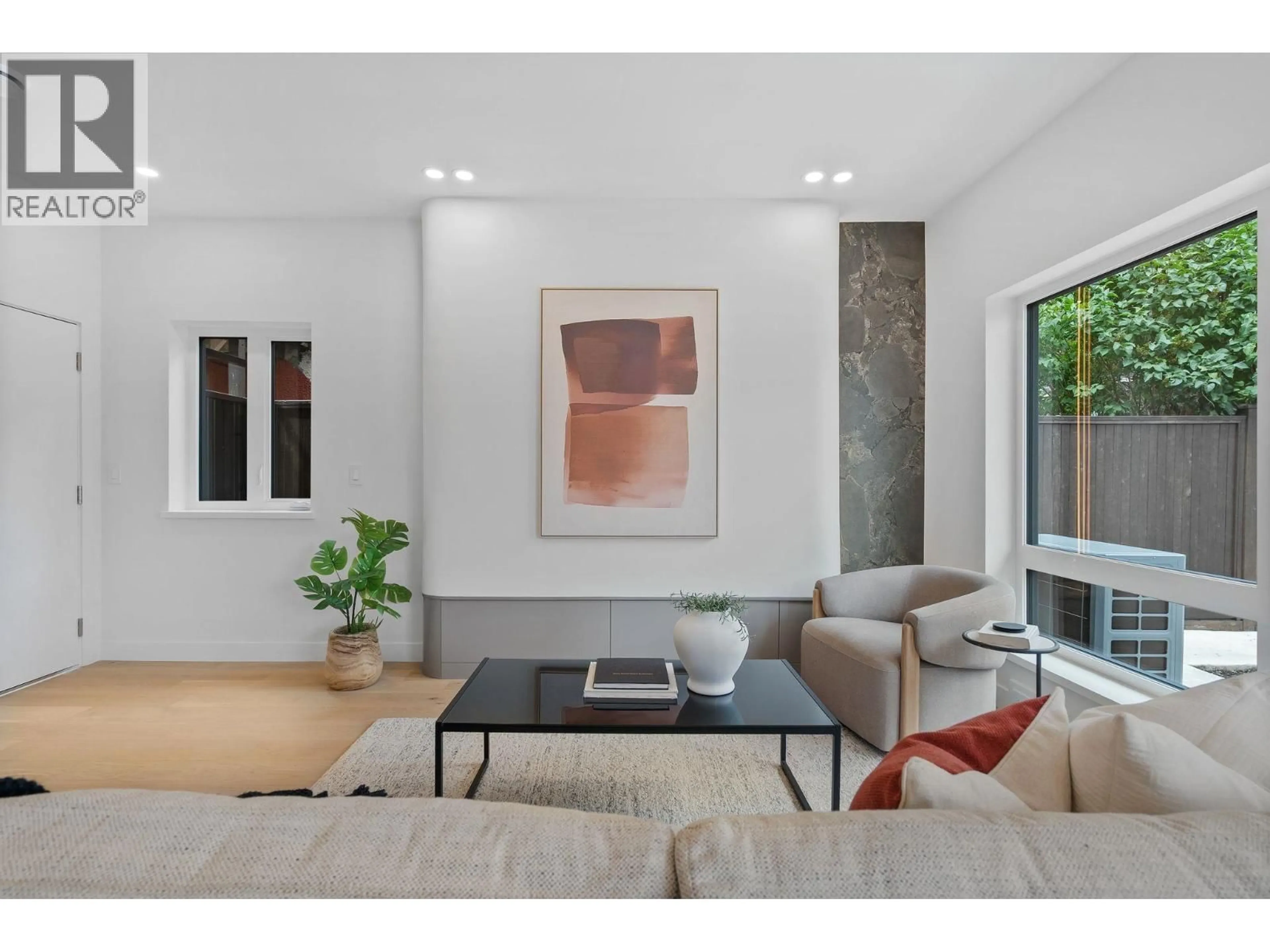 Living room with furniture, unknown for 2 - 2211 WILLIAM STREET, Vancouver British Columbia V5L2S5
