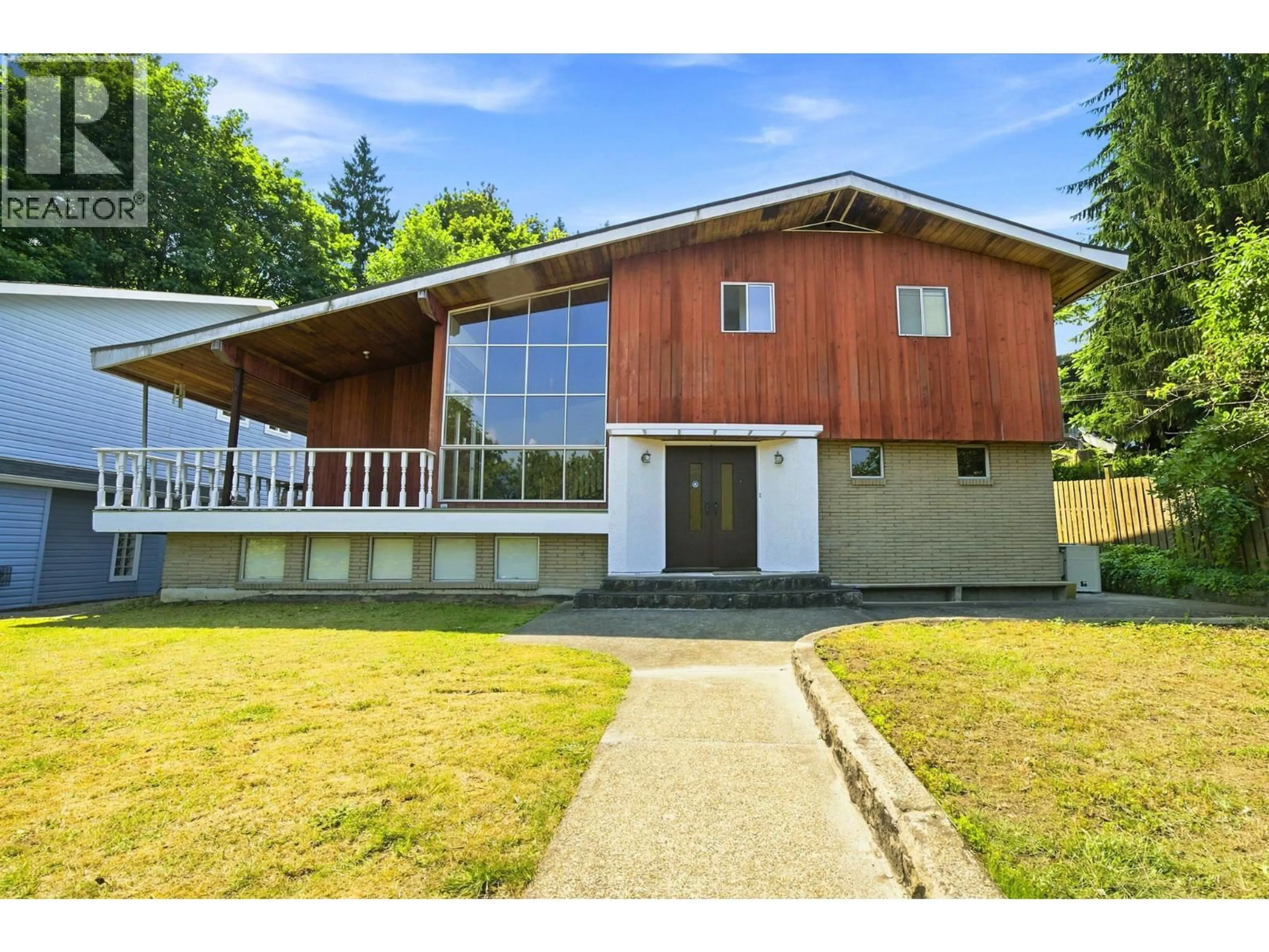 A pic from outside/outdoor area/front of a property/back of a property/a pic from drone, unknown for 2337 ST GEORGE STREET, Port Moody British Columbia V3H2G3