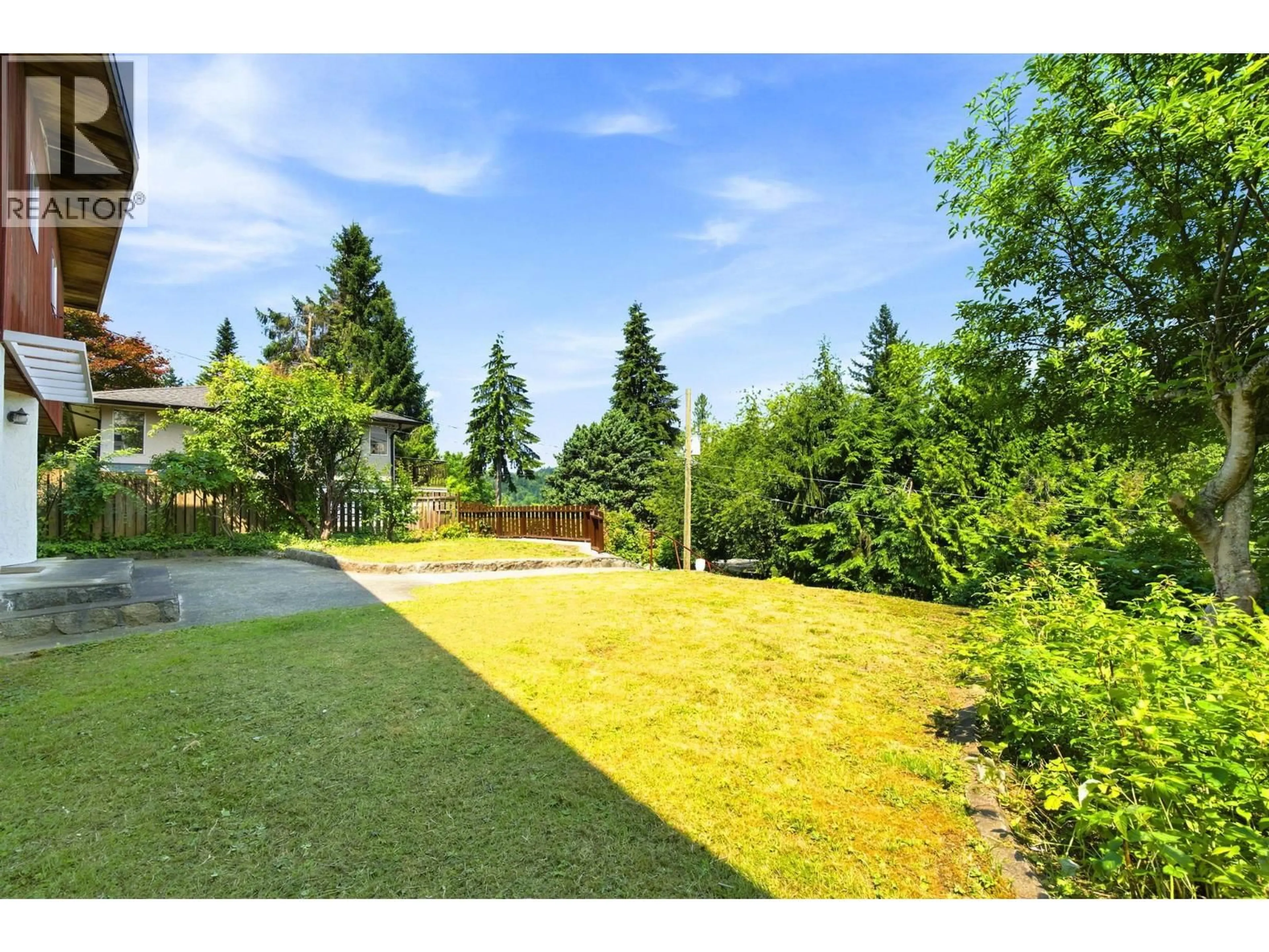 A pic from outside/outdoor area/front of a property/back of a property/a pic from drone, unknown for 2337 ST GEORGE STREET, Port Moody British Columbia V3H2G3