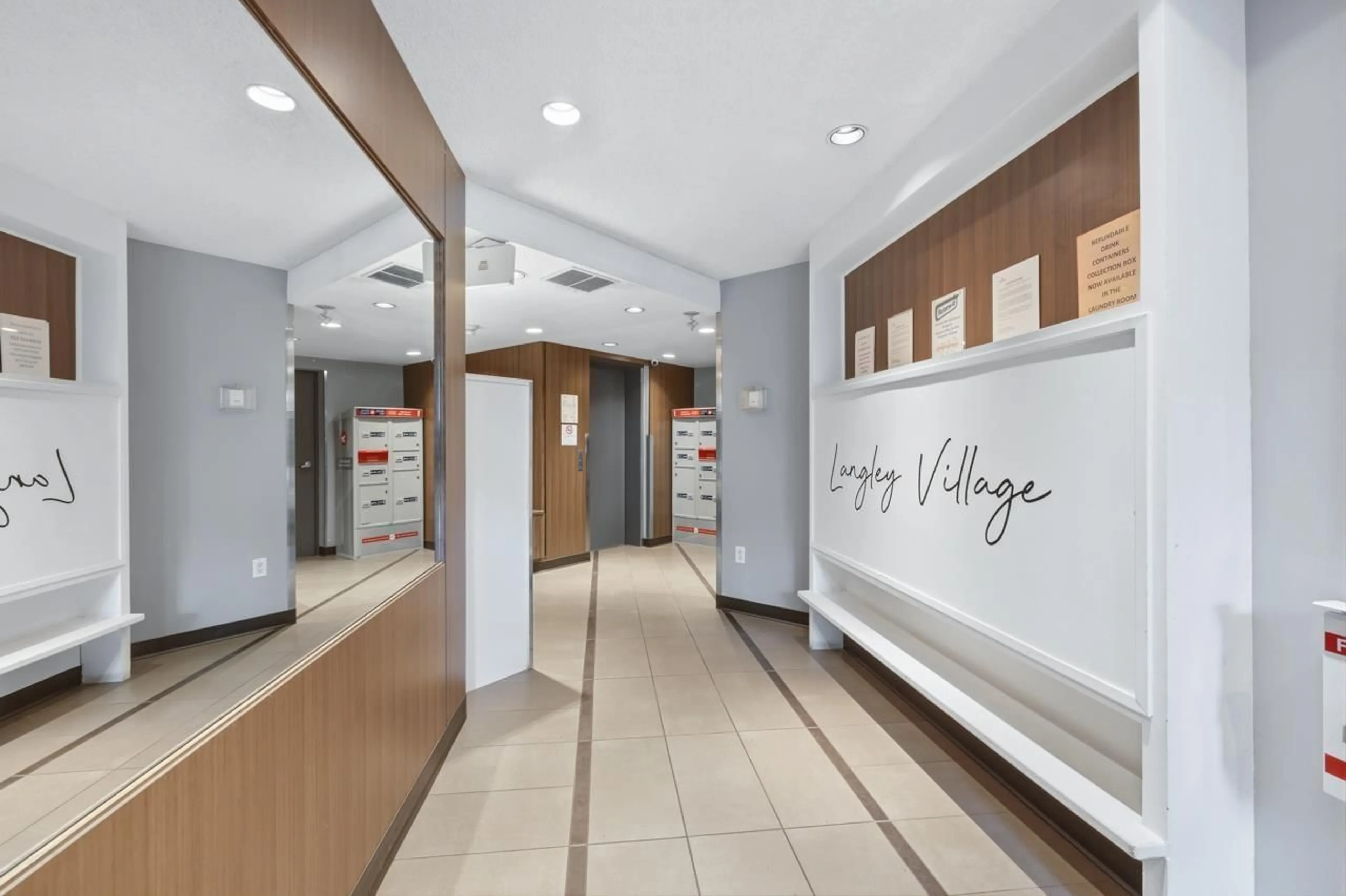 Indoor foyer for 210 - 5700 200TH STREET, Langley British Columbia V3A7S6
