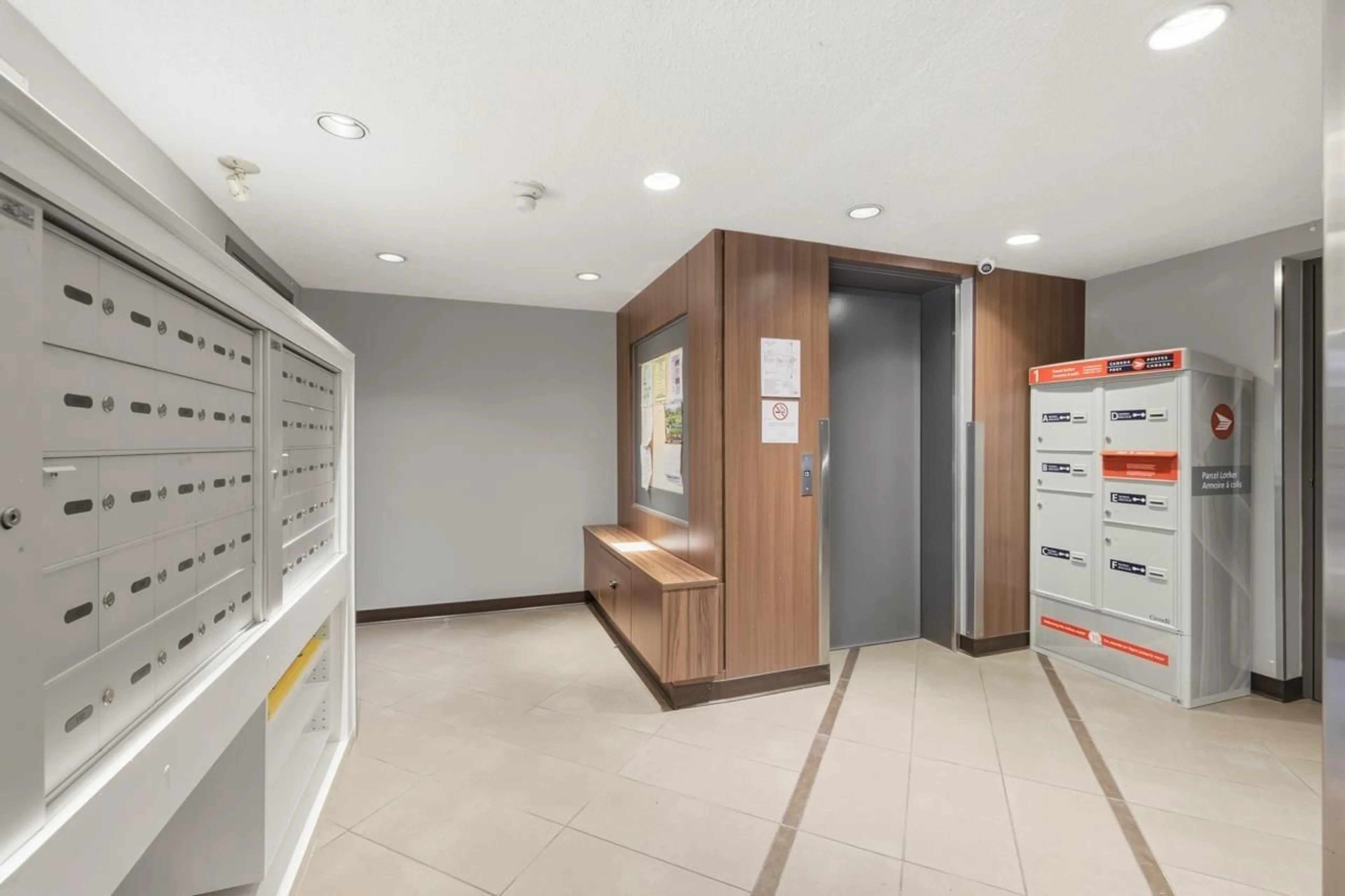 Indoor foyer for 210 - 5700 200TH STREET, Langley British Columbia V3A7S6