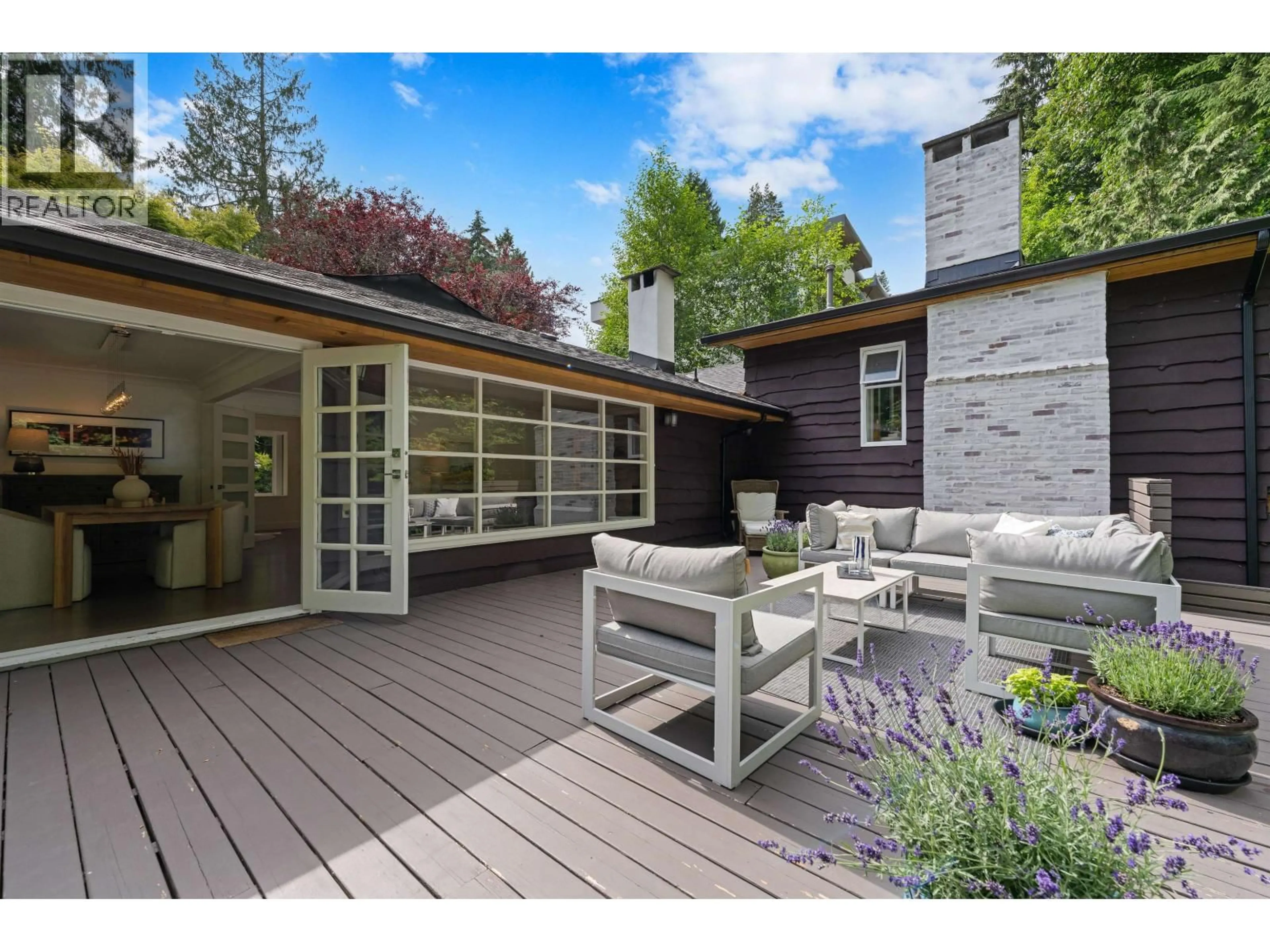 Patio, street for 4411 STONE CRESCENT, West Vancouver British Columbia V7W1B8