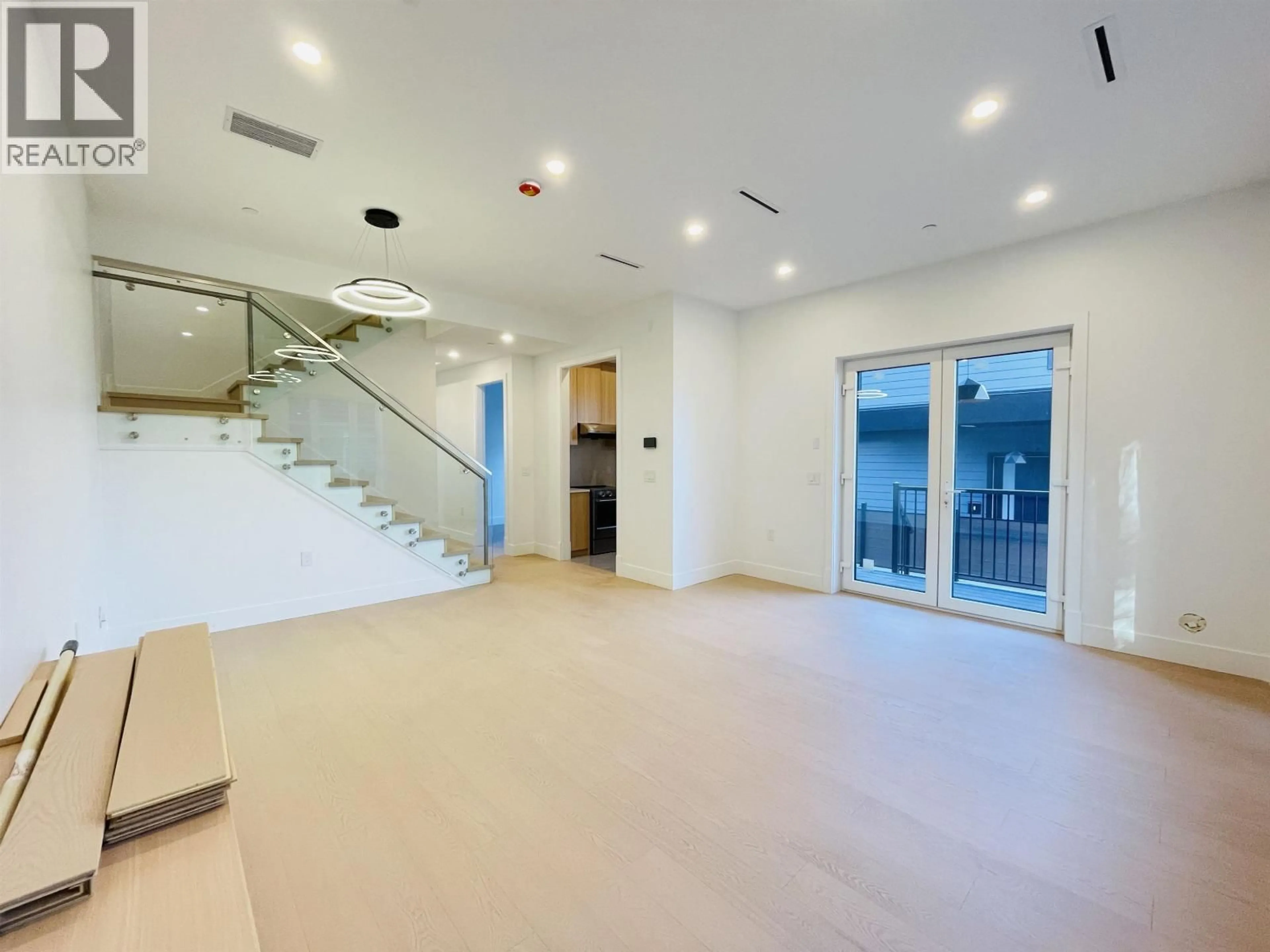 Indoor foyer for 2 - 2452 HARRISON DRIVE, Vancouver British Columbia V5P2P8