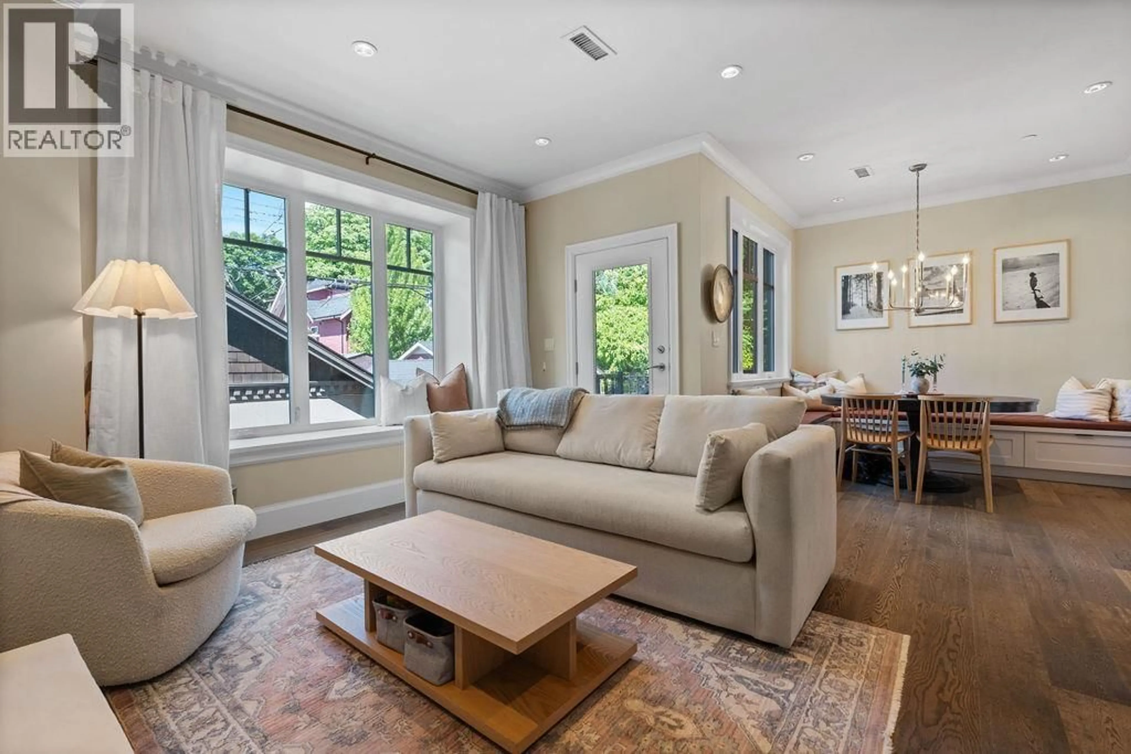 Living room with furniture, unknown for 533 11TH AVENUE, Vancouver British Columbia V5T2E1