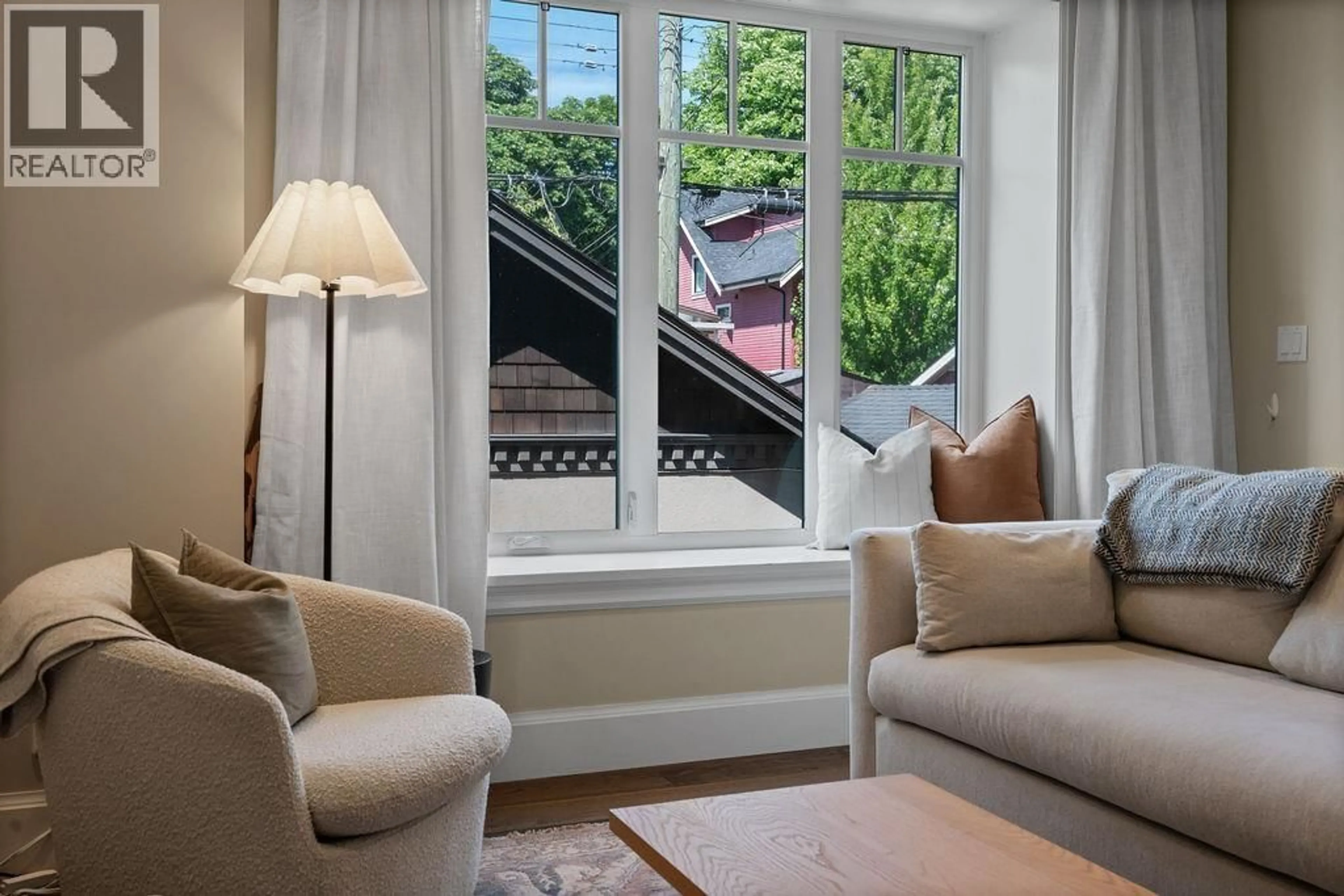 Living room with furniture, unknown for 533 11TH AVENUE, Vancouver British Columbia V5T2E1