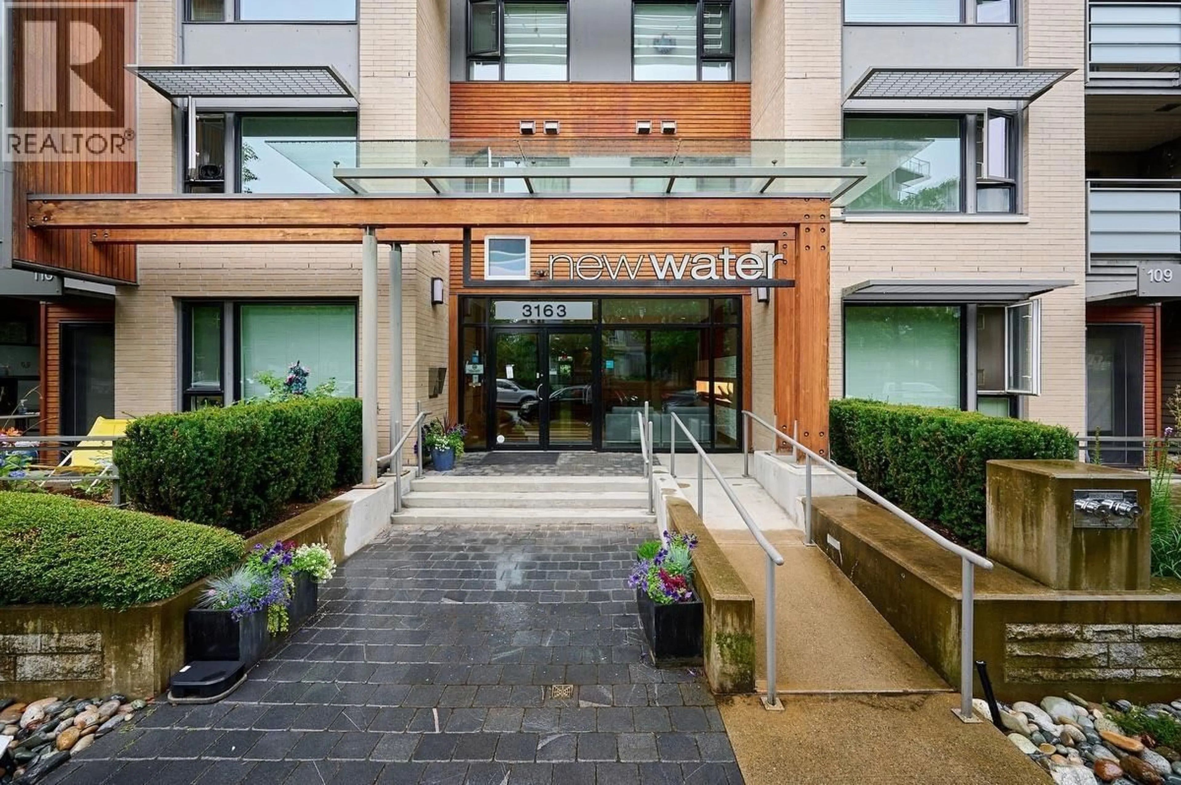 Patio, water/lake/river/ocean view for 102 - 3163 RIVERWALK AVENUE, Vancouver British Columbia V5S0A7