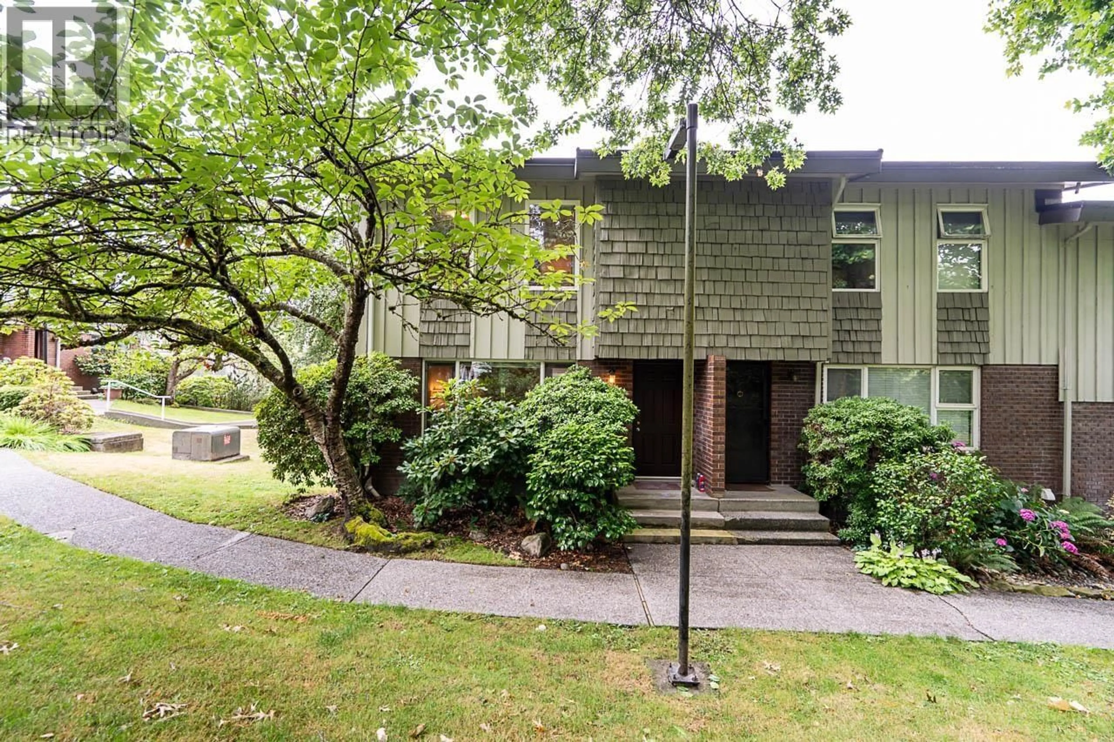 Patio, street for 130 - 9061 HORNE STREET, Burnaby British Columbia V3N4L2