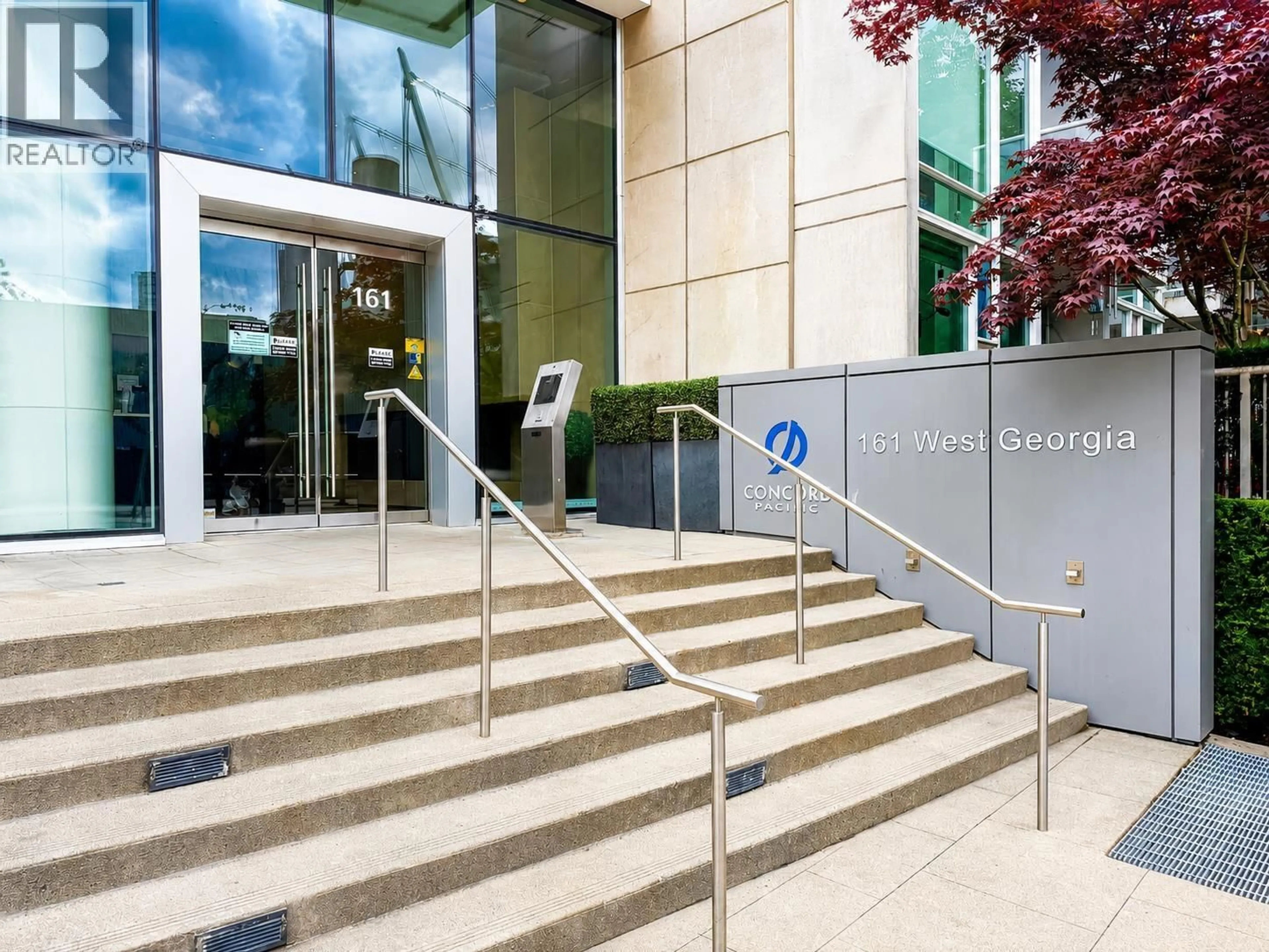Indoor foyer for 505 - 161 GEORGIA STREET, Vancouver British Columbia V6B0K9